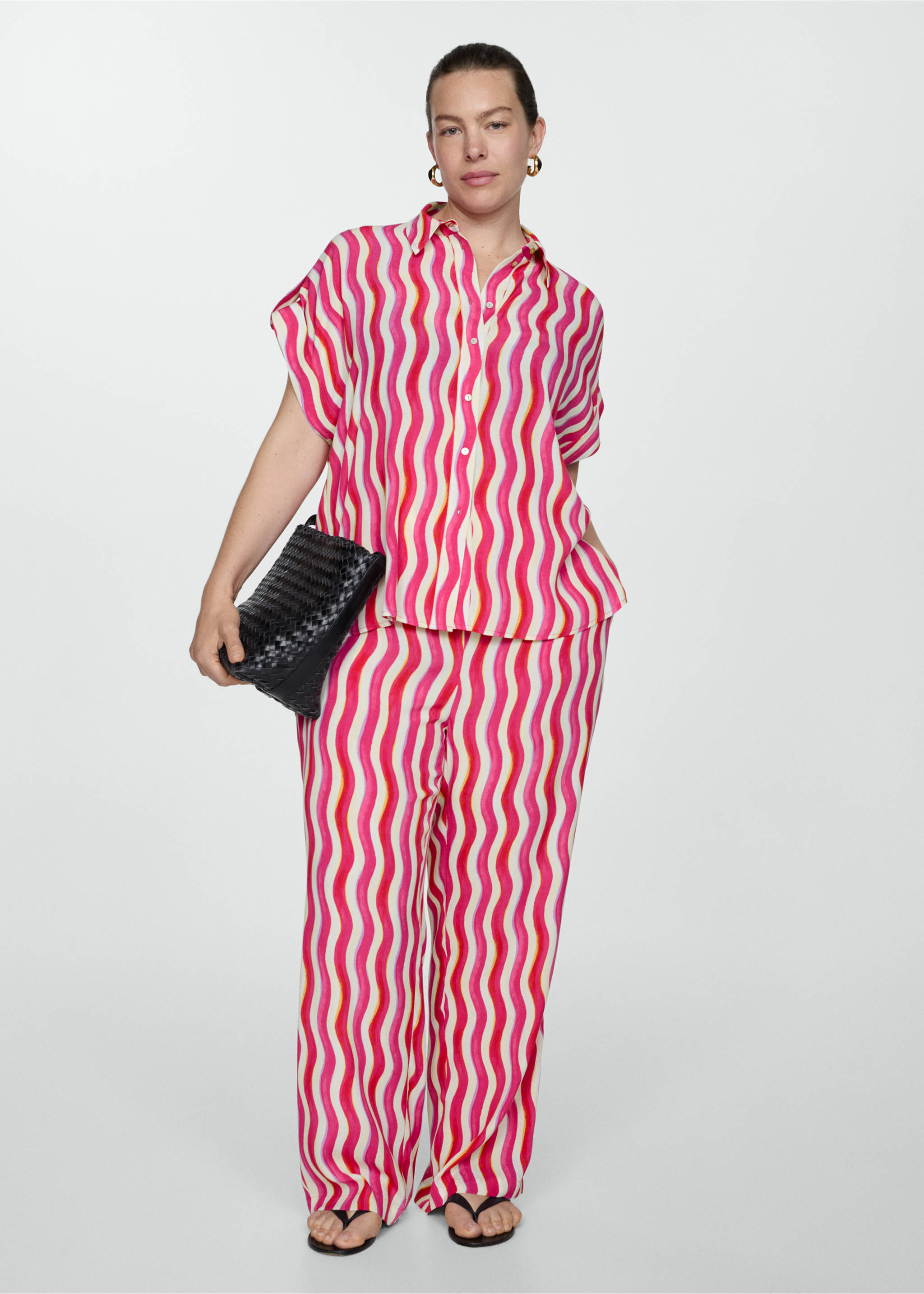 Rövidujjú póló mintával - A termék adatai 3, Fukszia. Ref: 77080343-00.