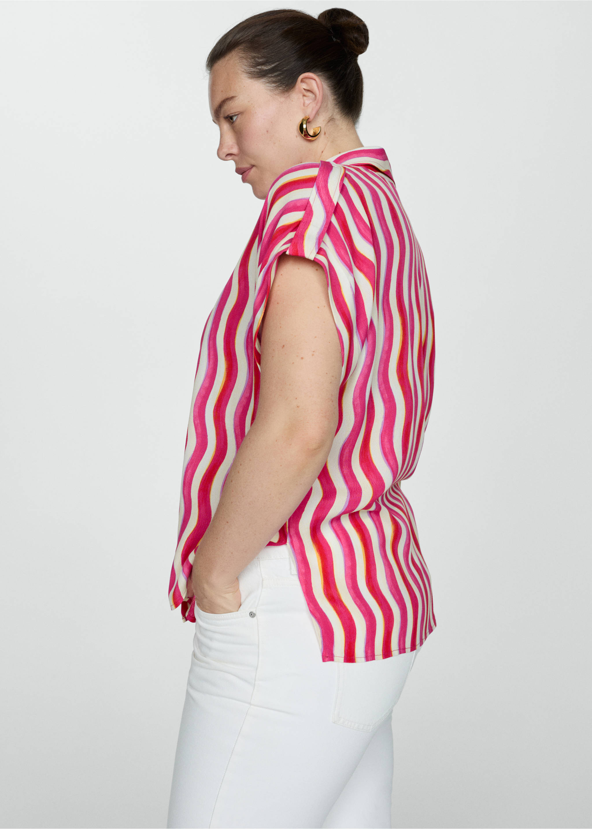 Rövidujjú póló mintával - A termék adatai 5, Fukszia. Ref: 77080343-00.