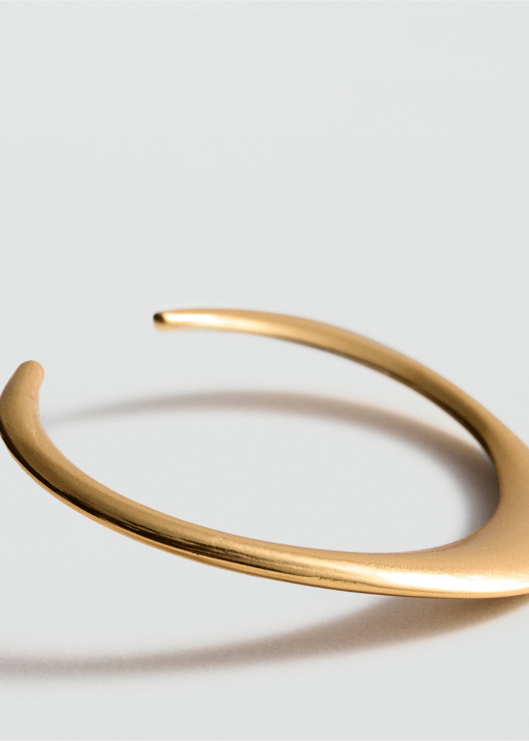 Rigid bracelet - Medium plane, Gold. Ref: 77080349-00.