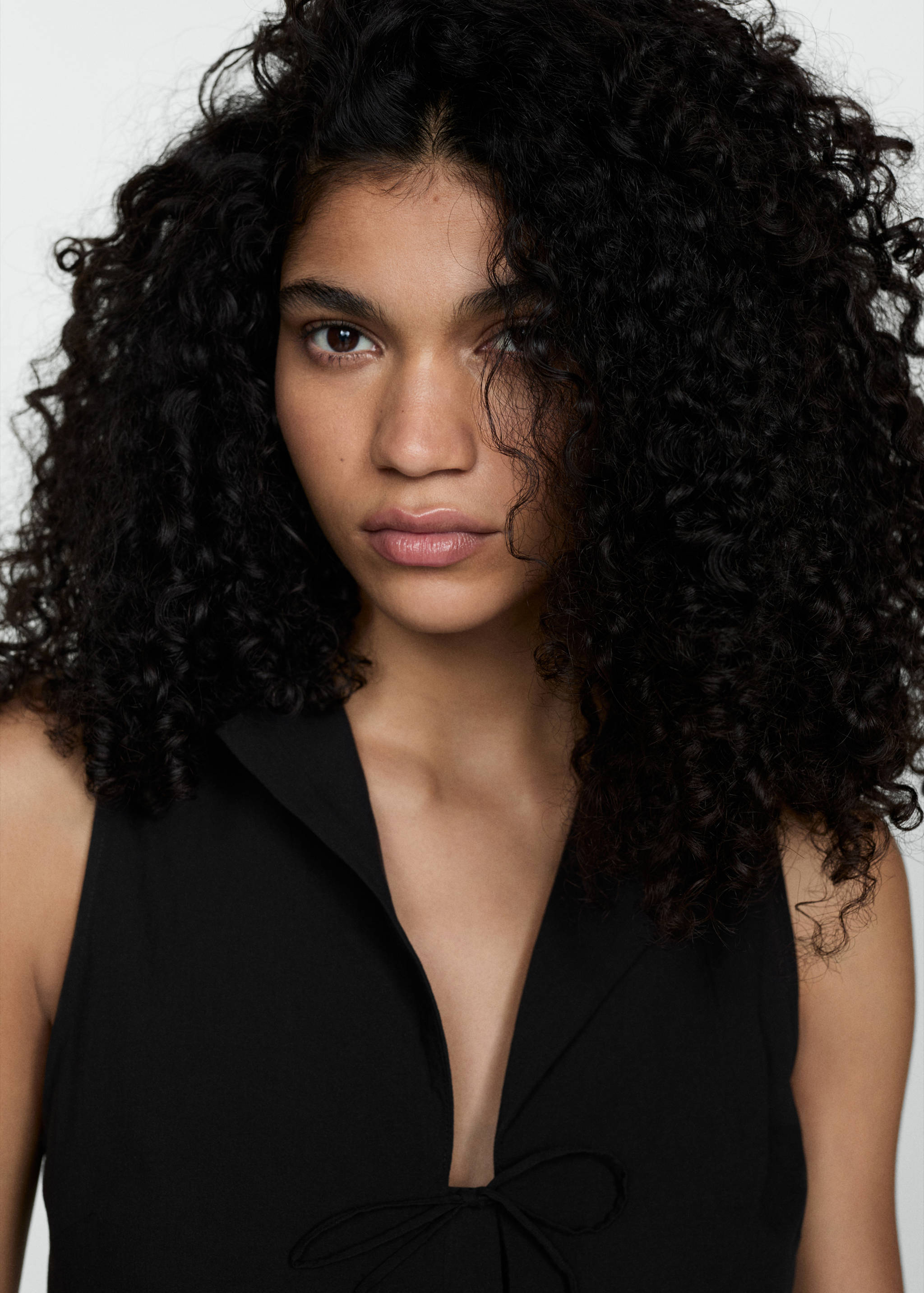 Blusa sem mangas com laços - Pormenor do artigo 1