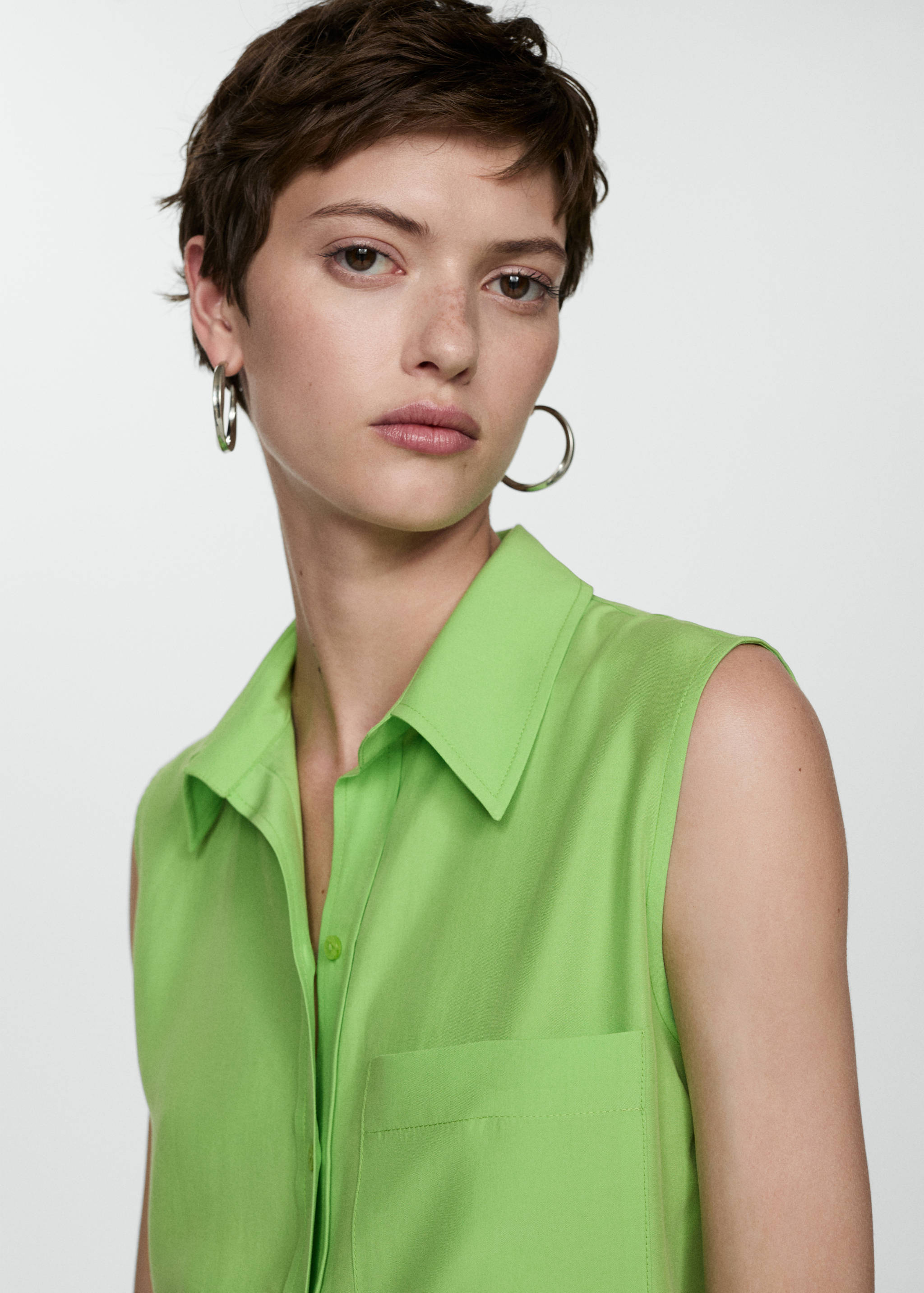 Lyocell sleeveless shirt - Details of the article 1