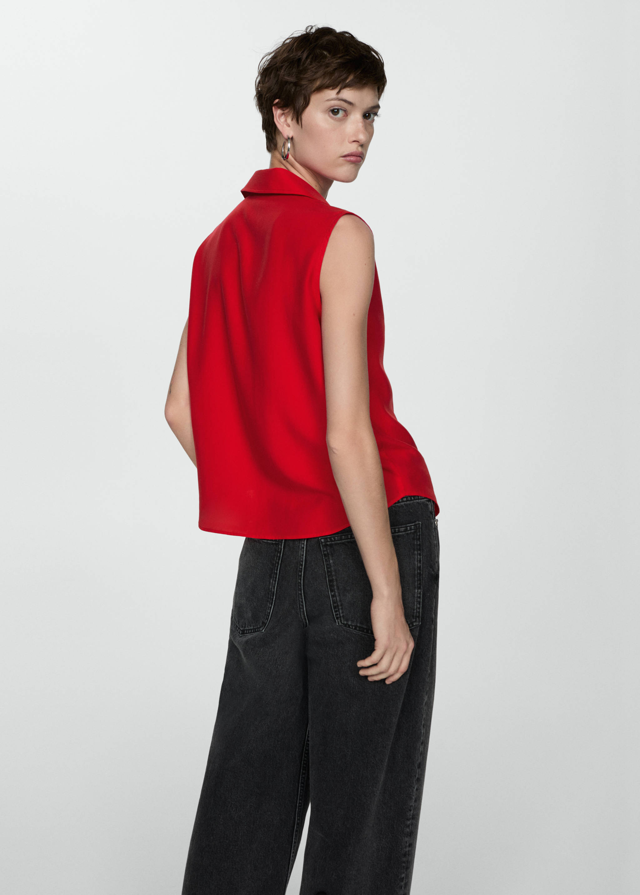 Lyocell sleeveless shirt - Reverse of the article
