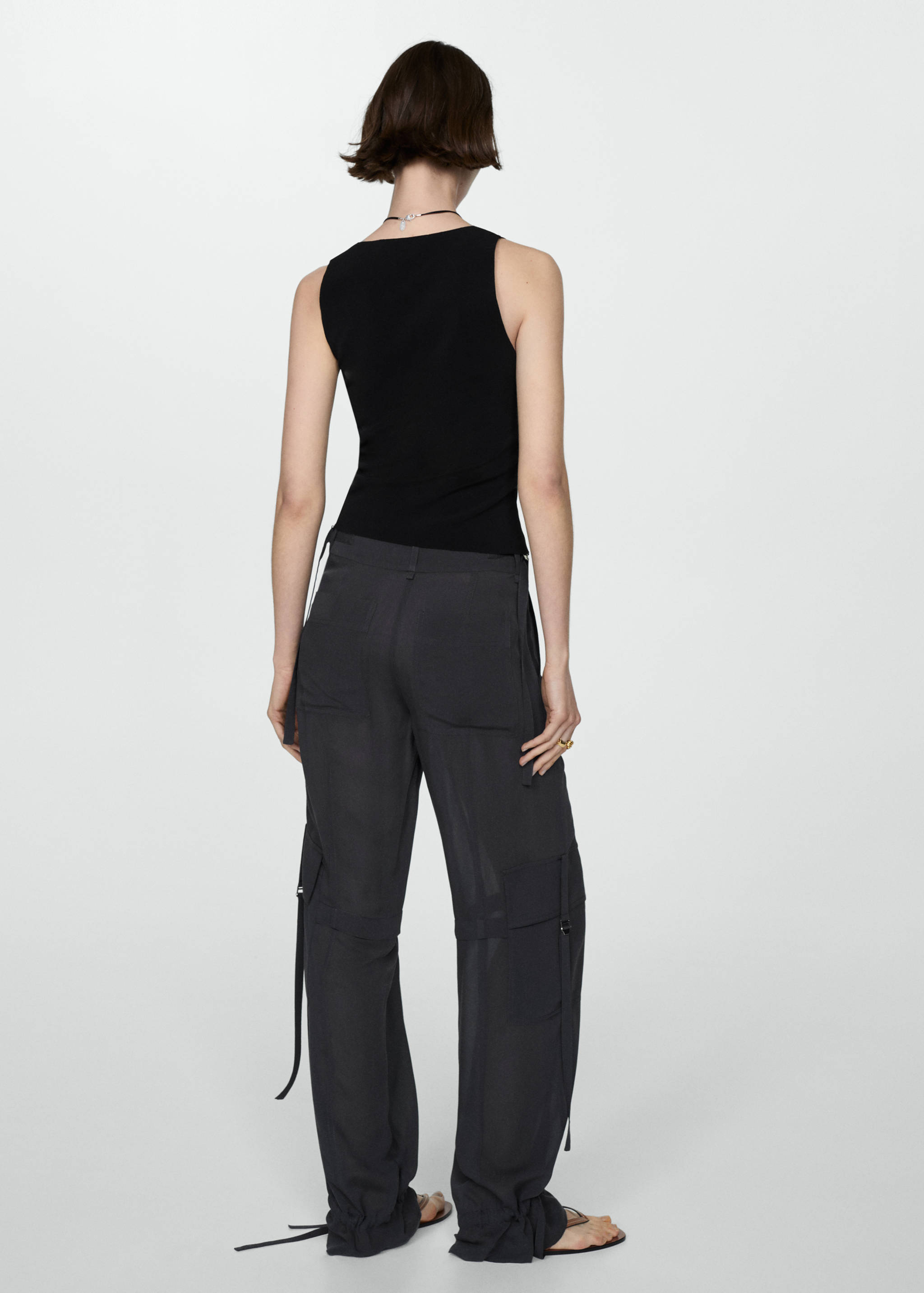 Top with wide straps - Reverse of the article