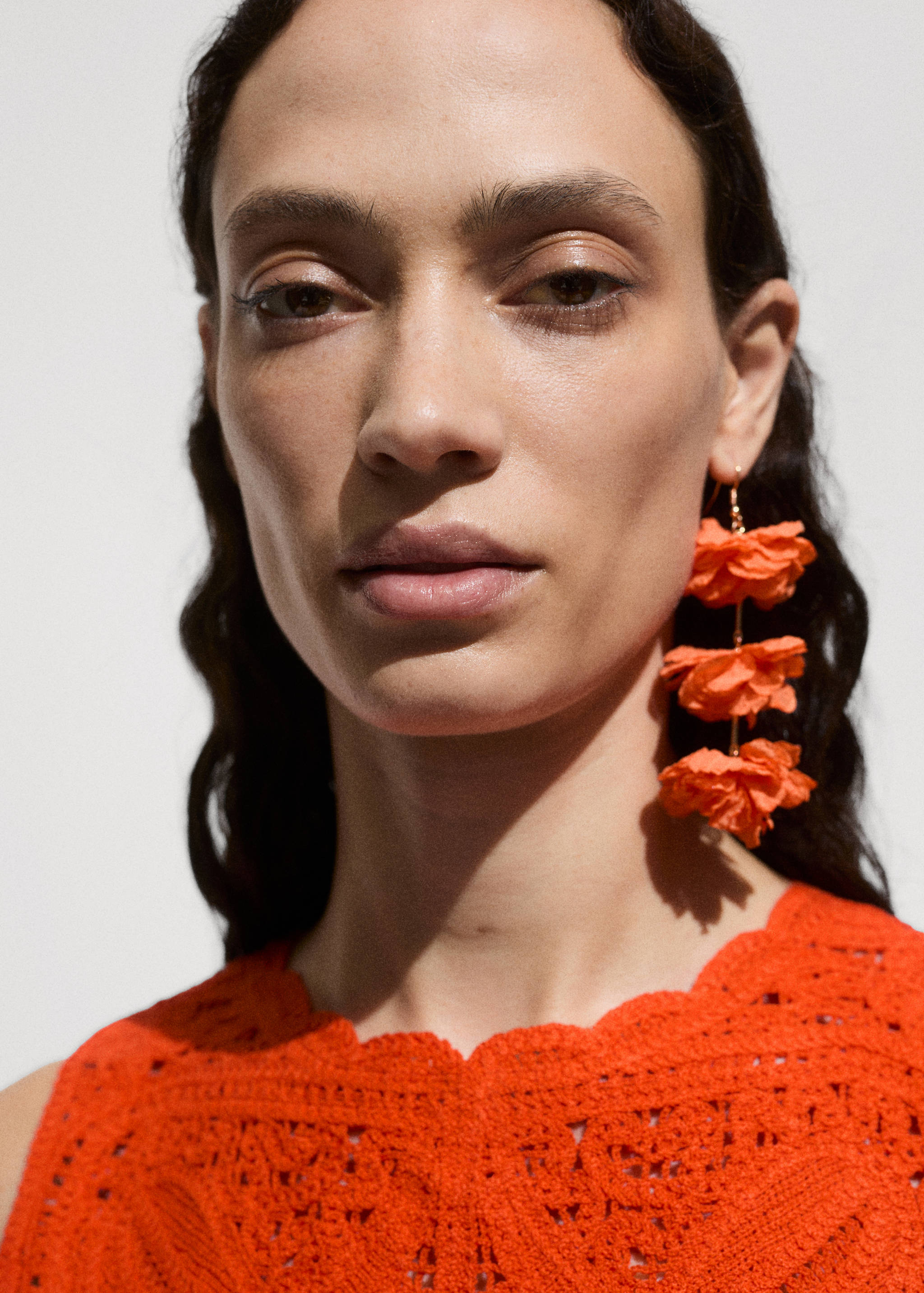 Crochet top with flowers - Details of the article 1
