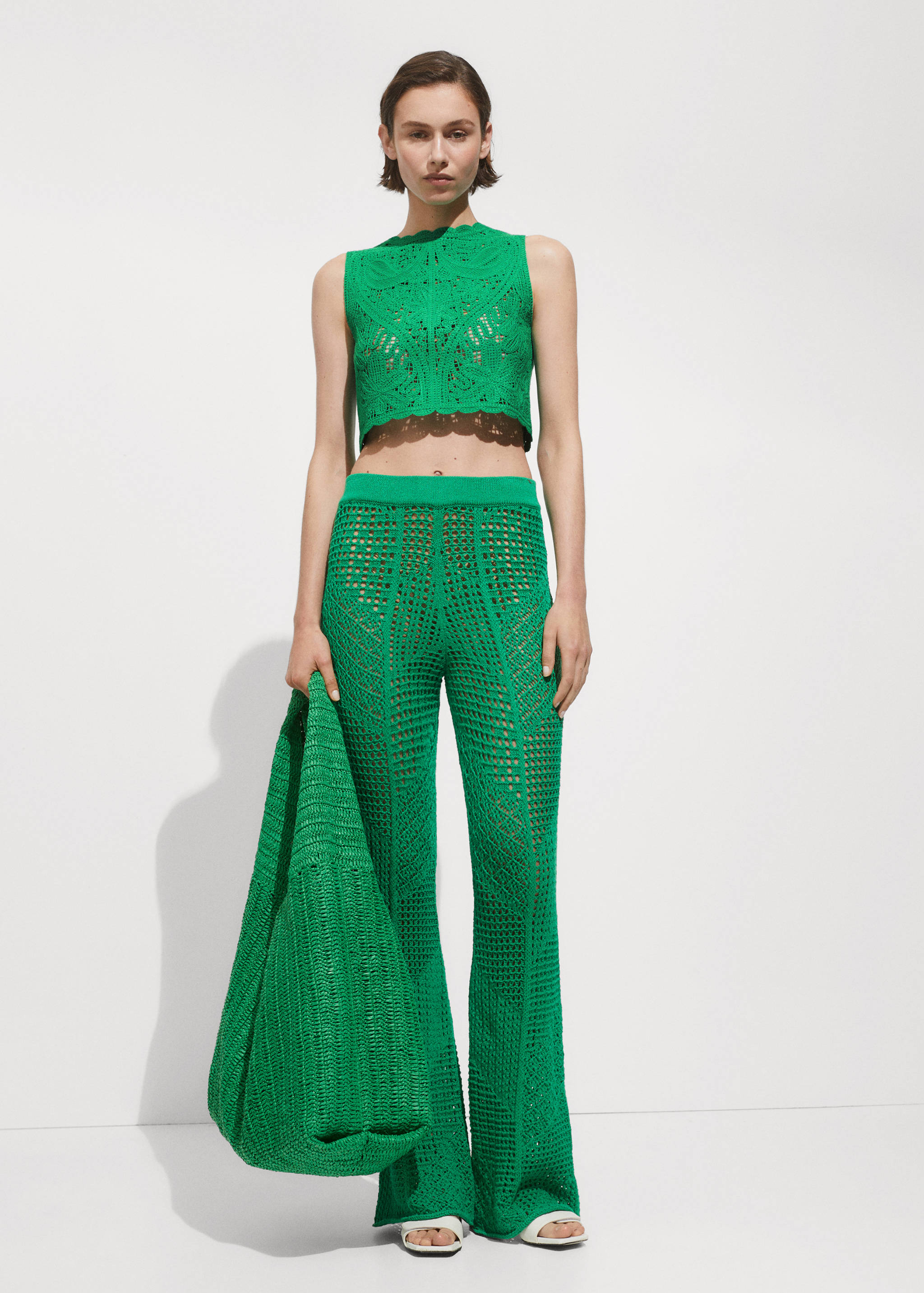 Crochet top with flowers - General plane