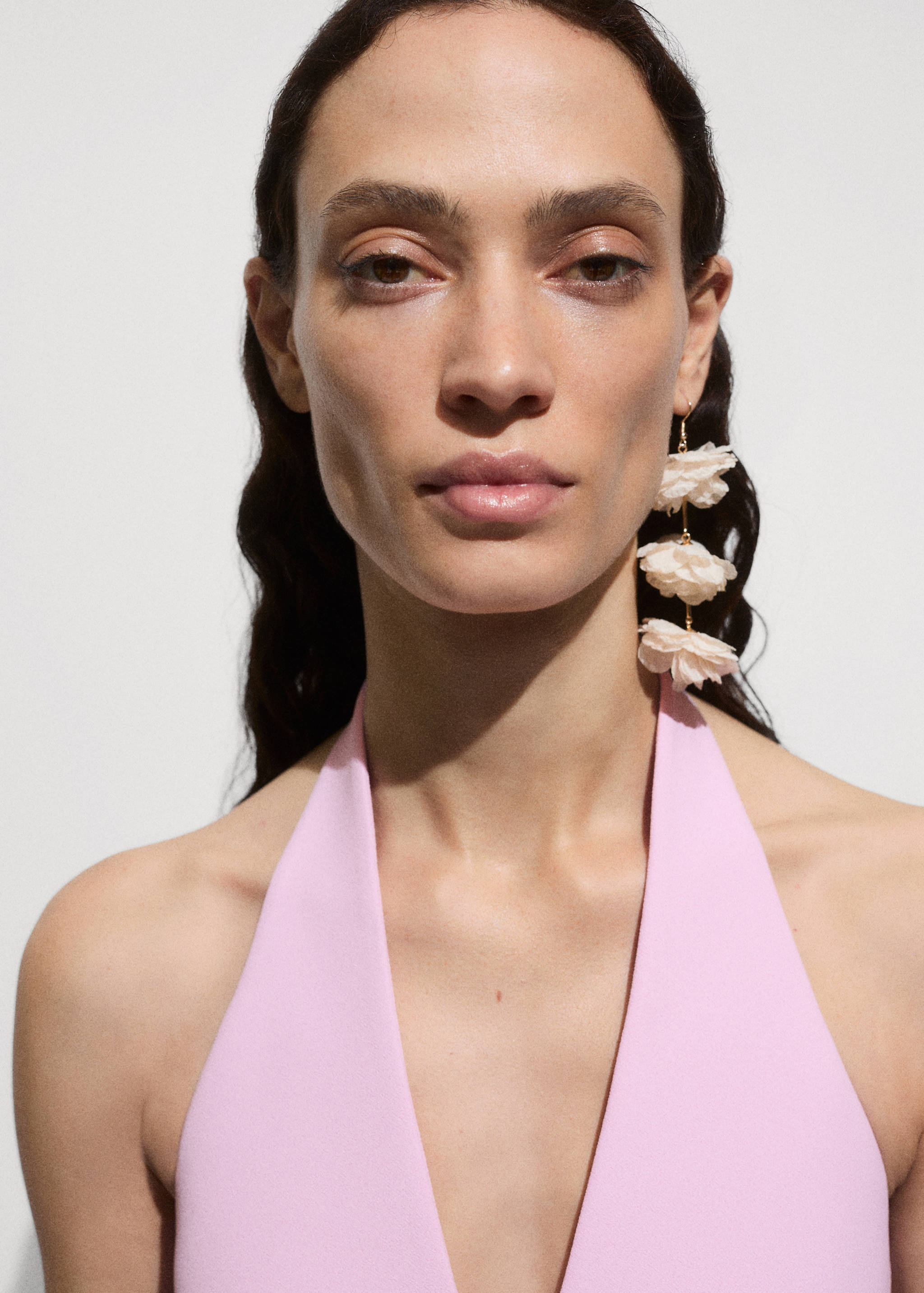 Halter-neck gilet with buttons - Details of the article 1