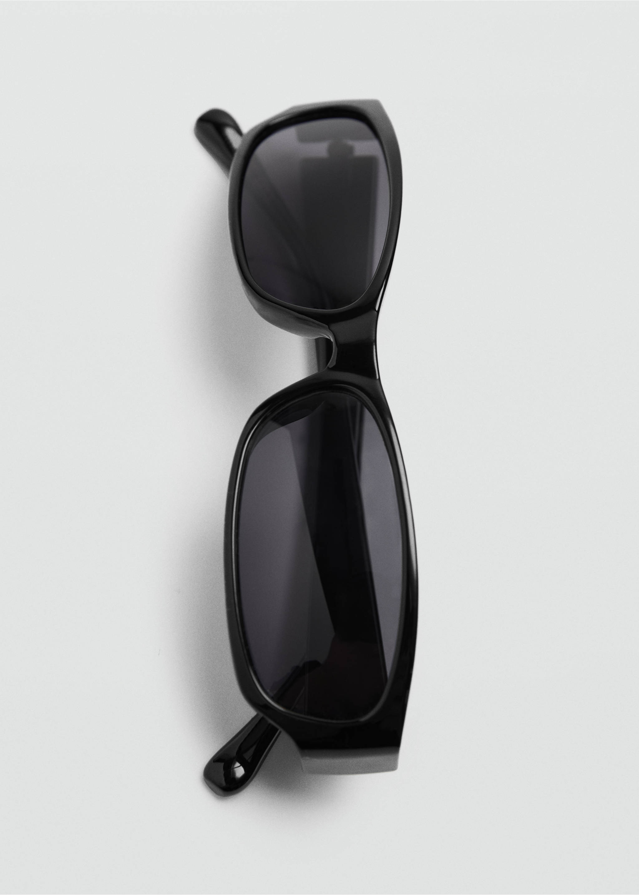 Resin frame sunglasses - Details of the article 2, Black. Ref: 77080563-00.