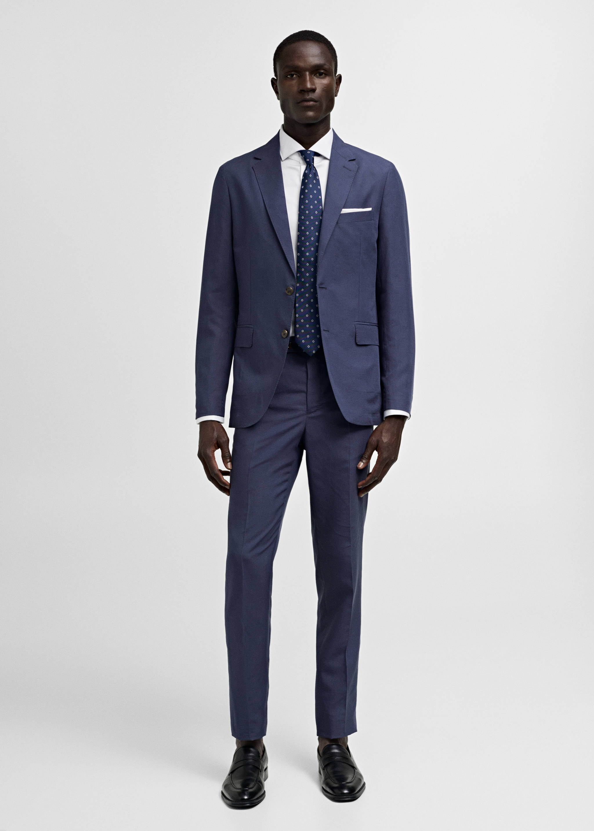 Slim-fit twill fabric suit with shirt cufflinks - General plane