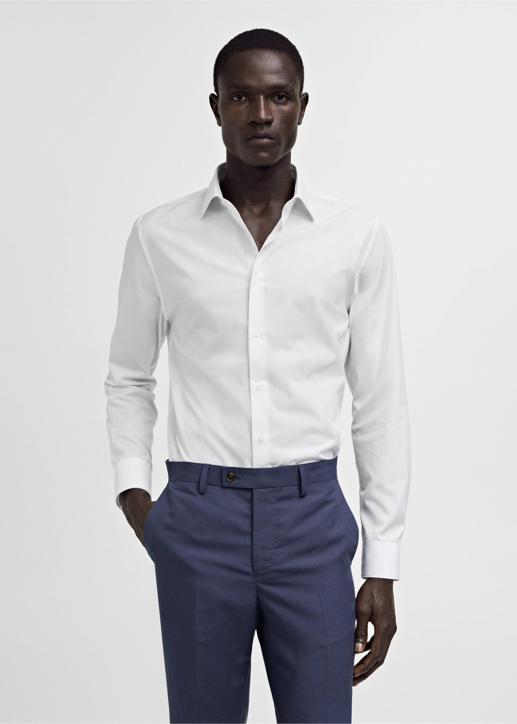 Πουκάμισο κοστουμιού slim fit βαμβάκι ποπλίνα - Μεσαίο πλάνο, Λευκό. Ref: 77080570-00.