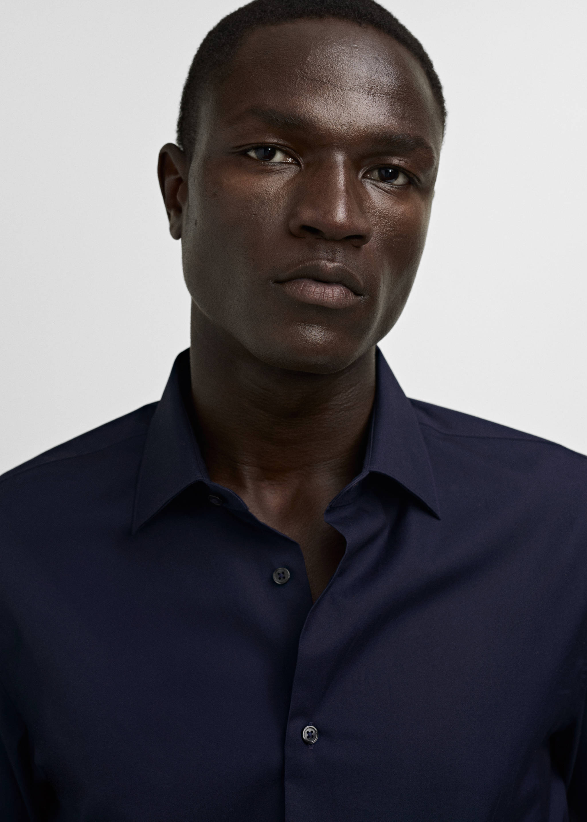 Slim Fit-Oberhemd aus Baumwoll-Popeline - Detail des Artikels 1