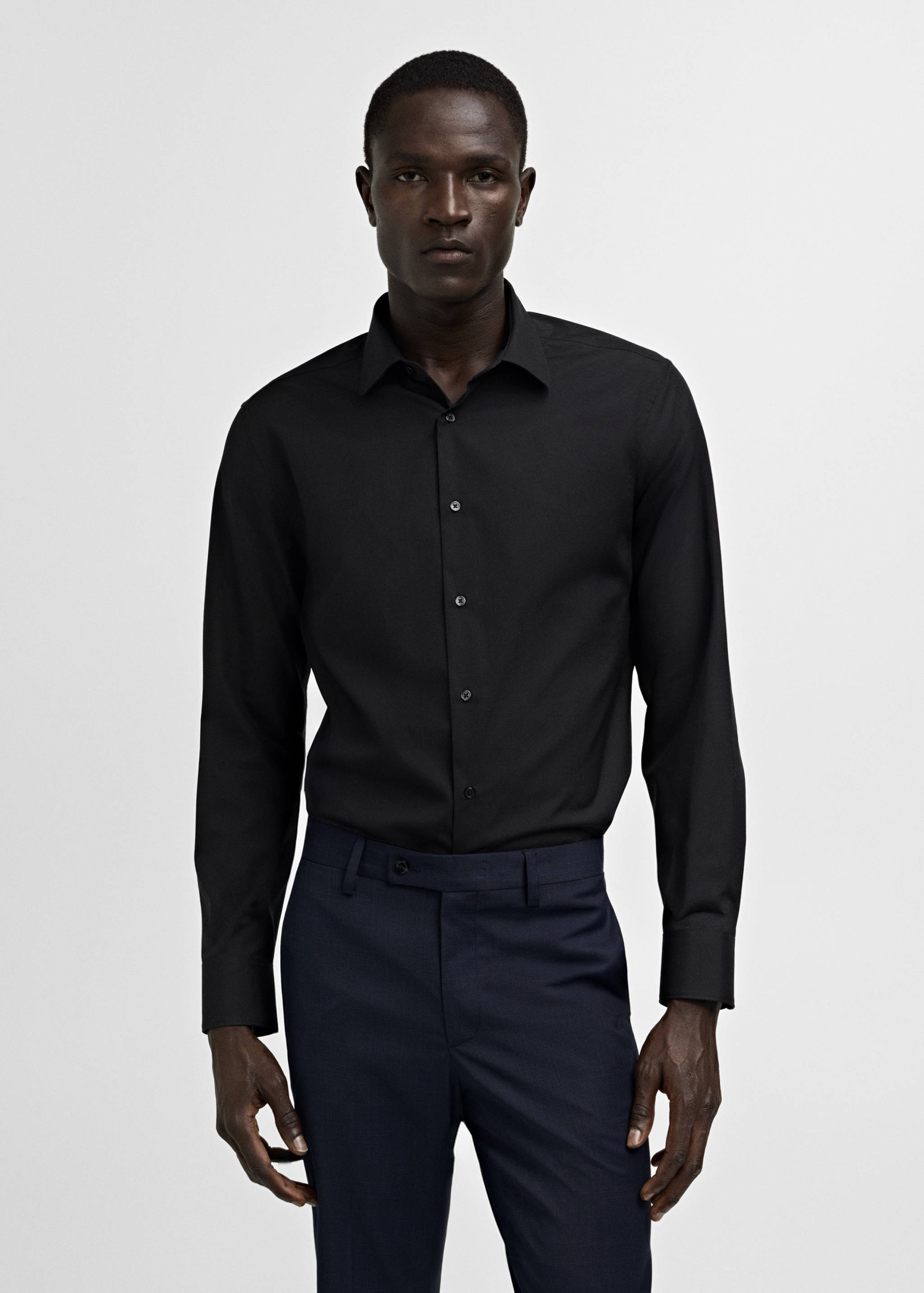 Slim Fit-Oberhemd aus Baumwoll-Popeline - Mittlere Ansicht