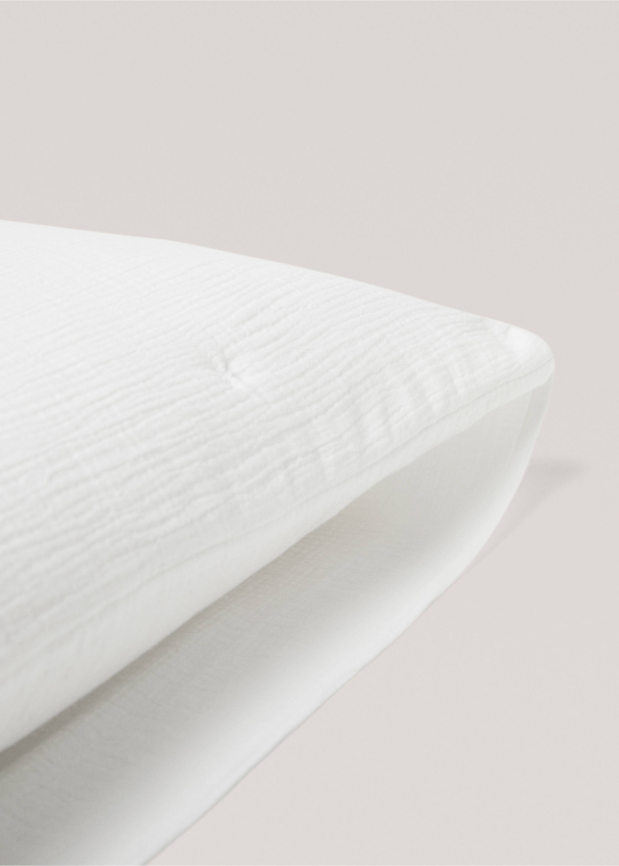 Padded cotton cushion case - Details of the article 3, White. Ref: 77080580-00.