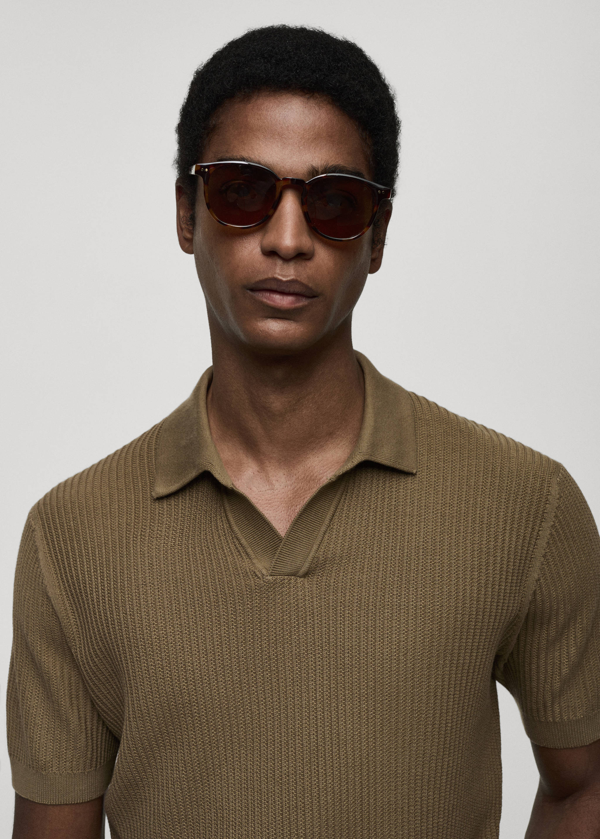 Ribbed cotton knitted polo shirt - Details of the article 1