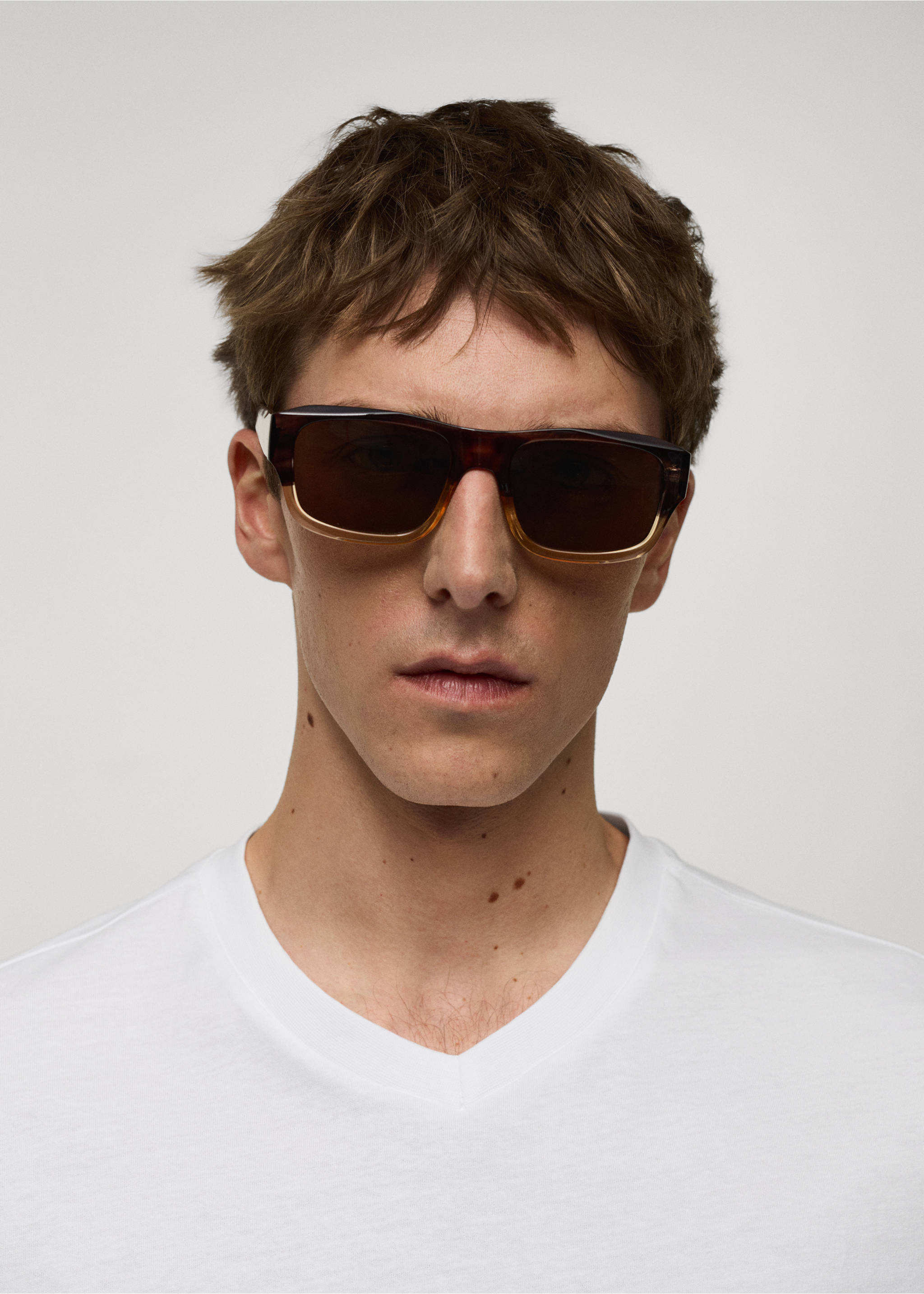 Slim-fit cotton V-neck t-shirt - Details of the article 1, White. Ref: 77080584-00.