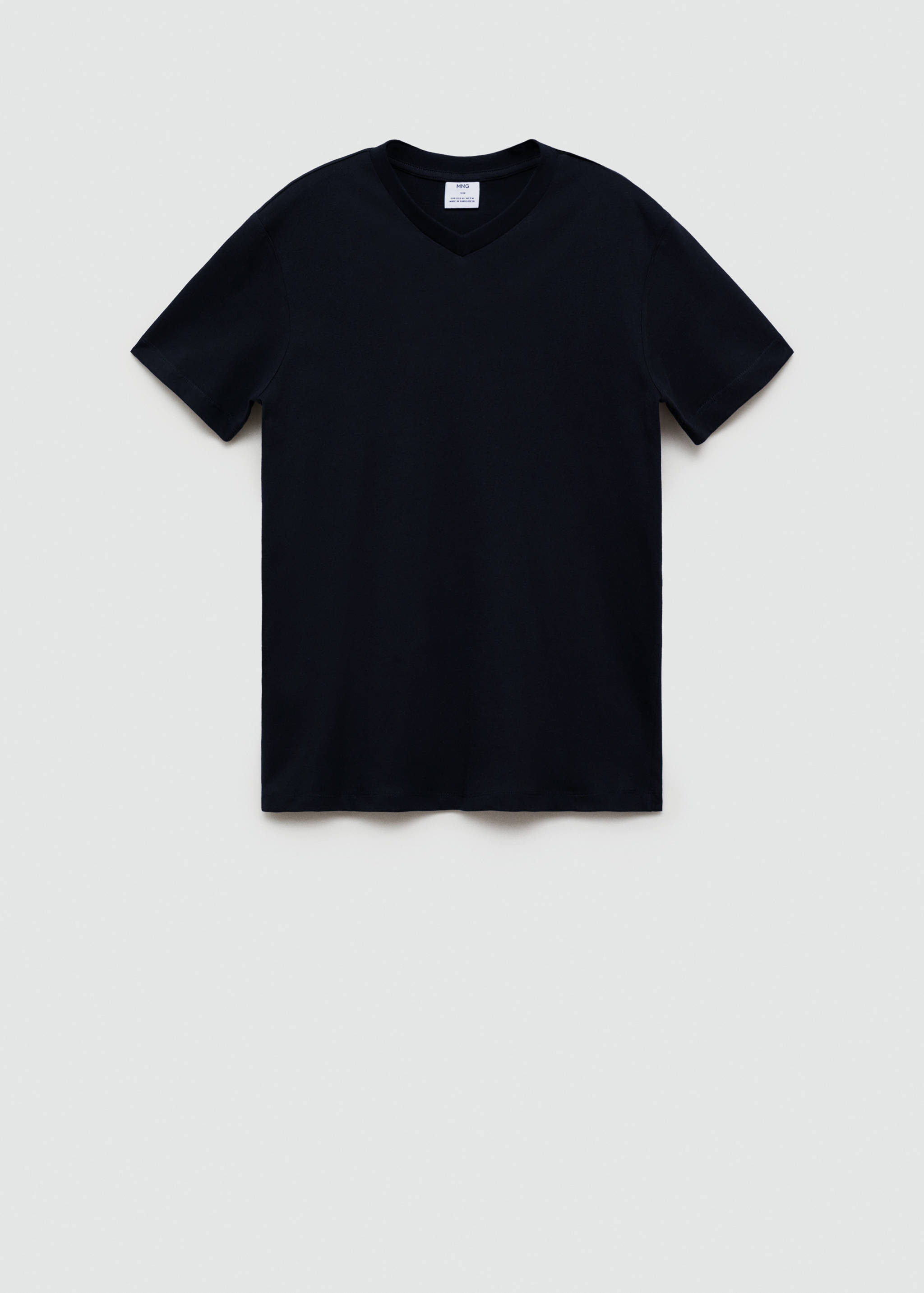 Camiseta slim fit algodón cuello pico - Artículo sin modelo