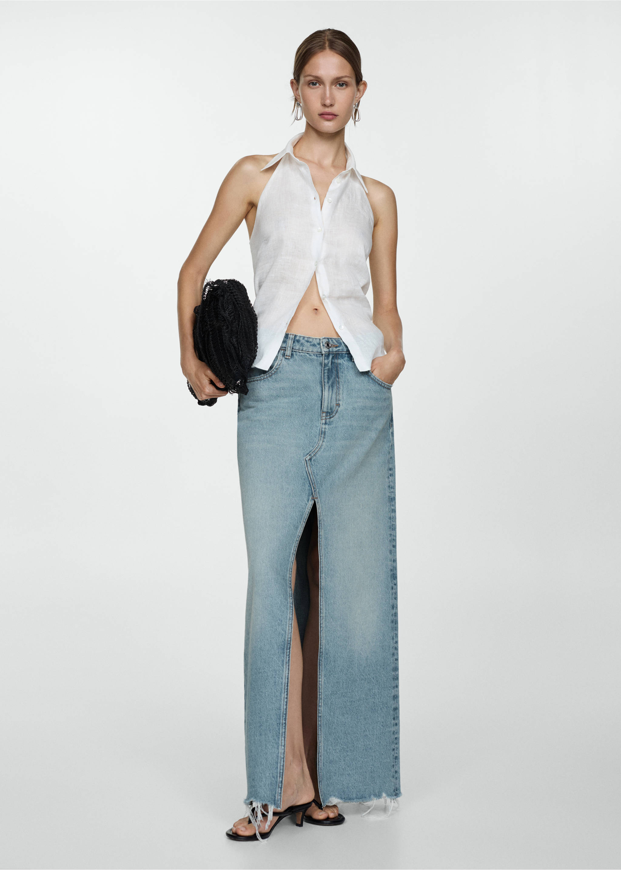 Falda vaquera bajo deshilachado - Plano general, Azul medio. Ref: 77080586-00.