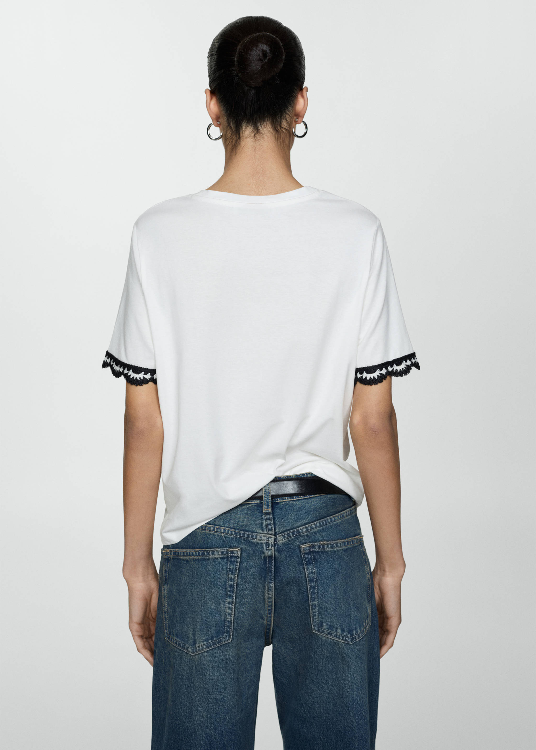 Camiseta mangas detalle crochet - Reverso del artículo