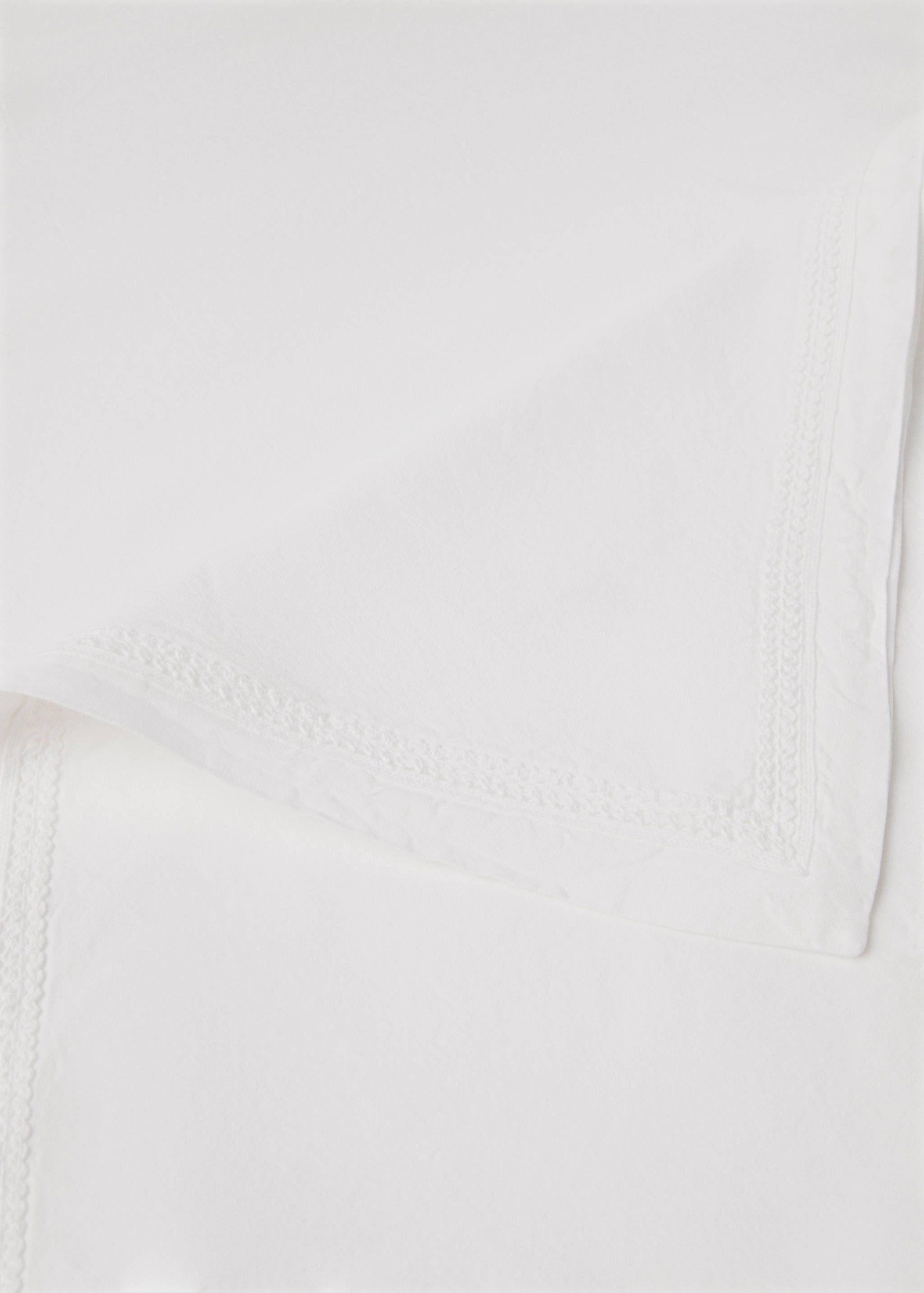 Tablecloth with lace detail for 6 to 8 diners - Details of the article 1