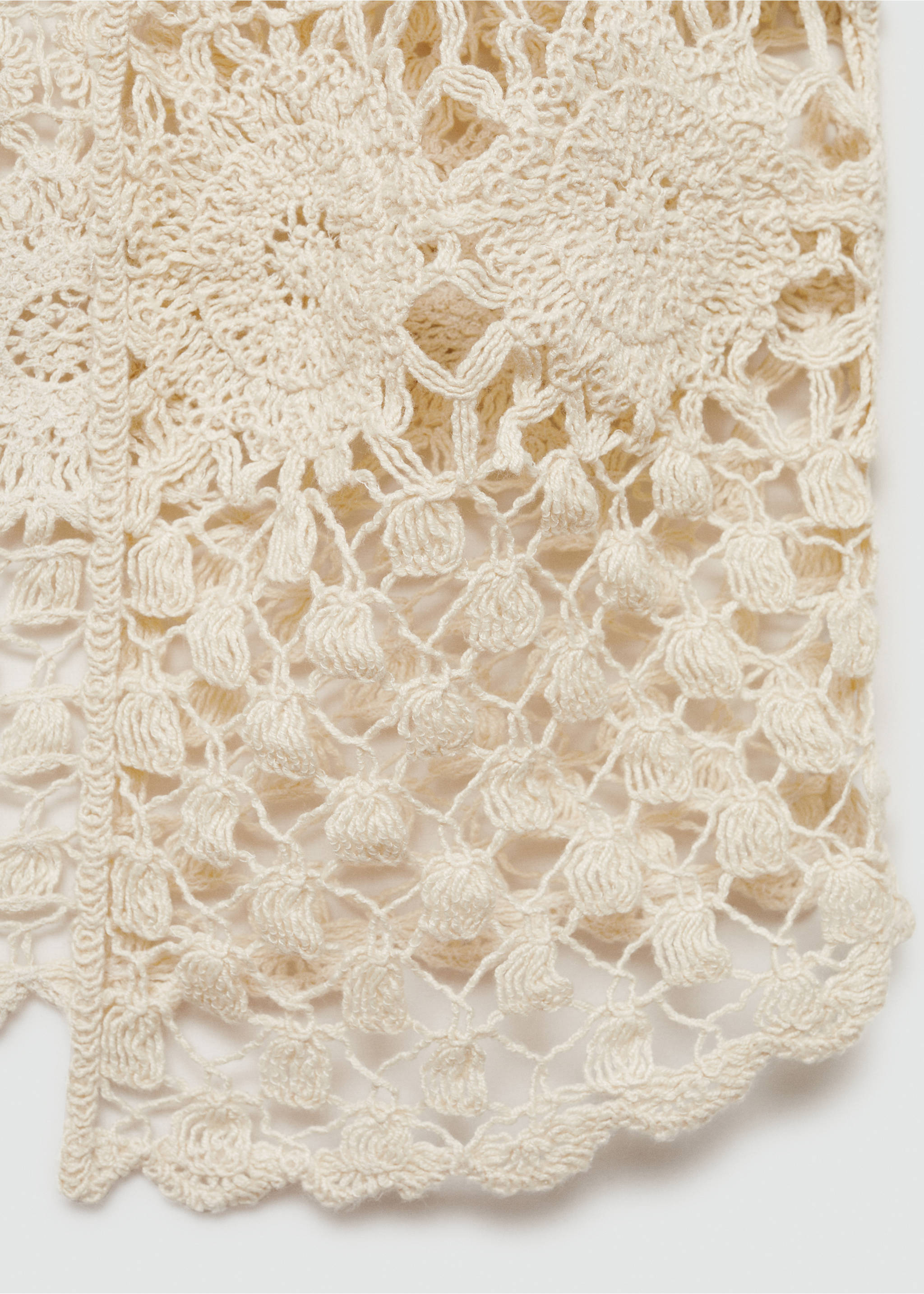 Fringed gilet - Details of the article 8, Ecru. Ref: 77080640-00.