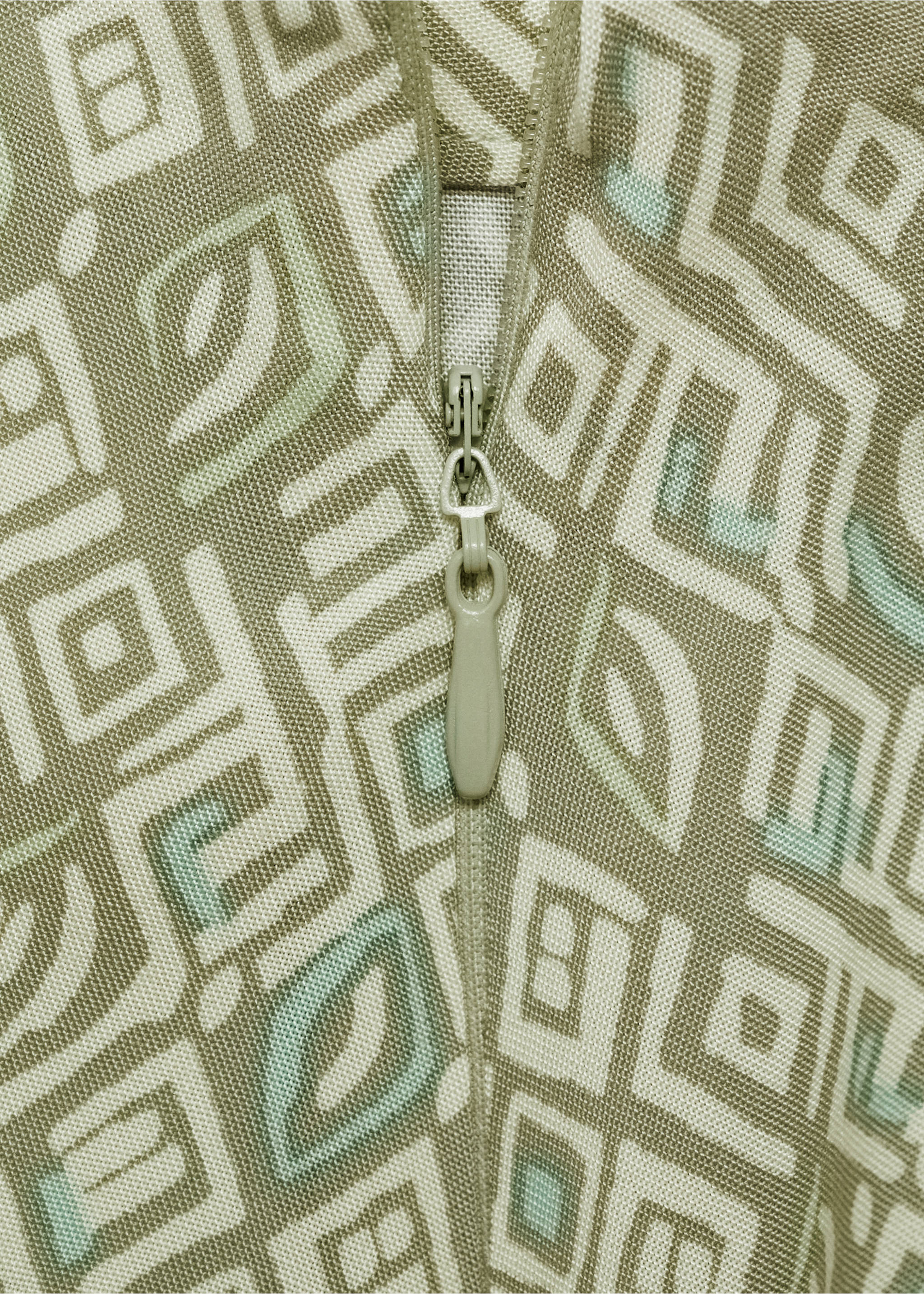 Asymmetrisches Printkleid - Detail des Artikels 0, Grün. Ref: 77080643-00.