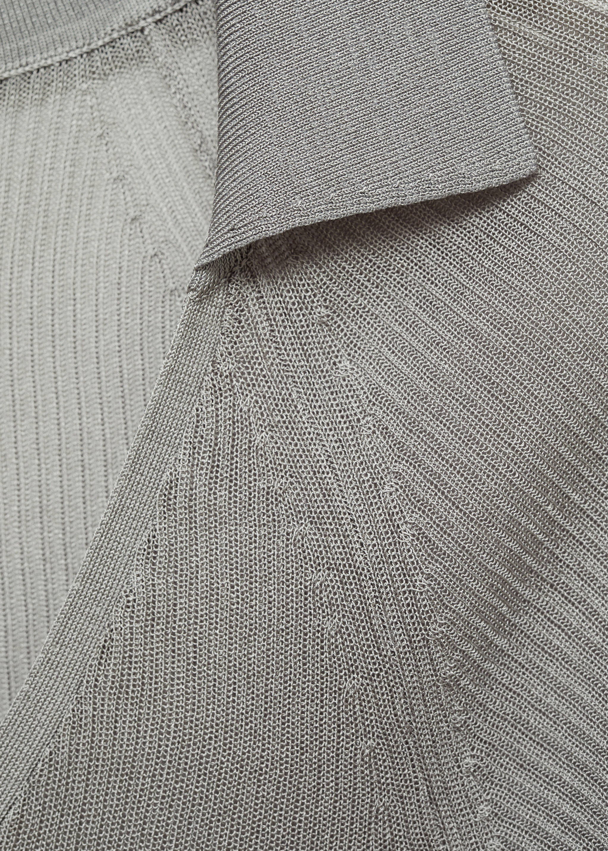 Camiseta semitransparente cuello polo - Detalle del artículo 0