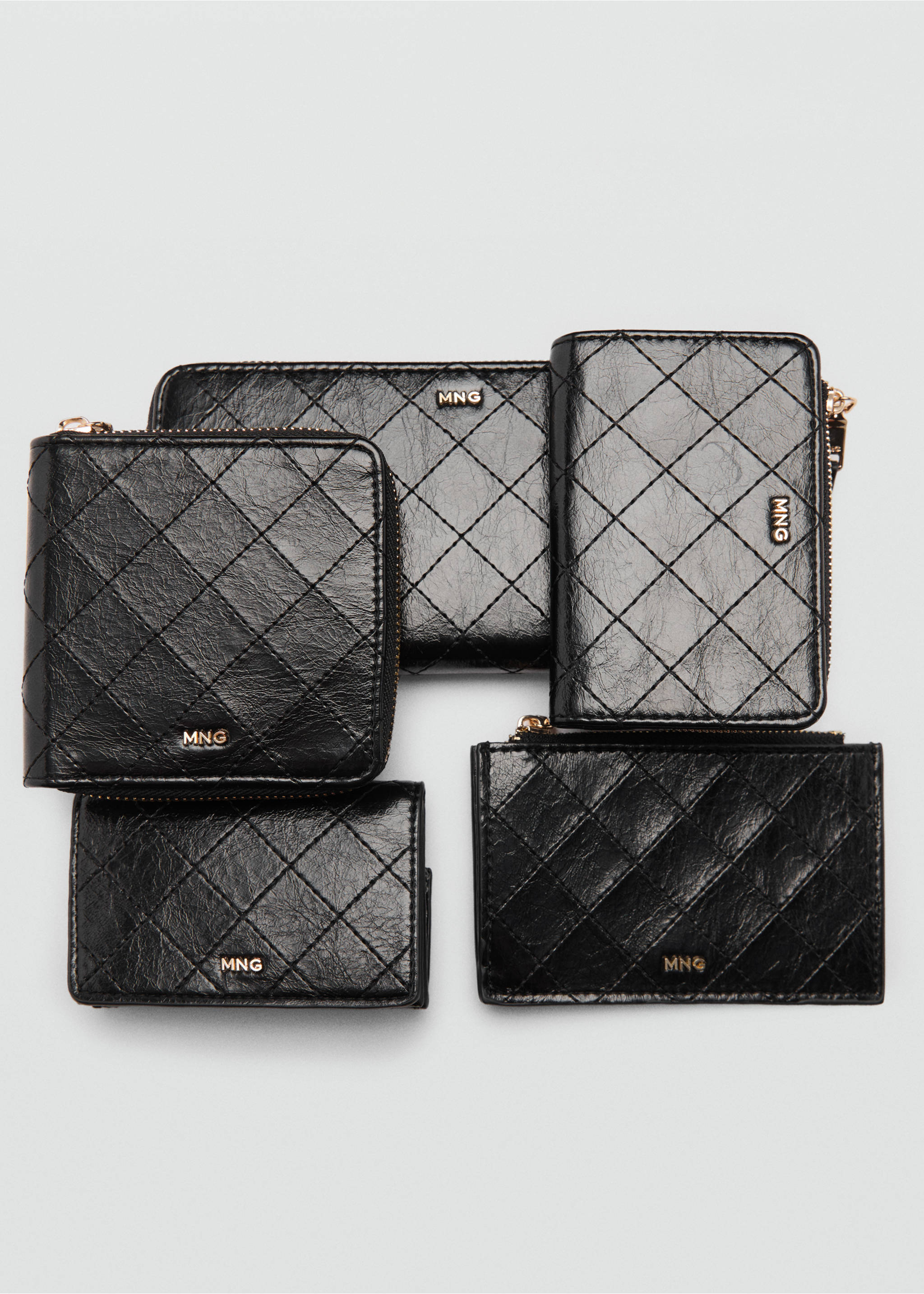 Monedero solapa costuras decorativas - Detalle del artículo 3, Negro. Ref: 77082006-00.