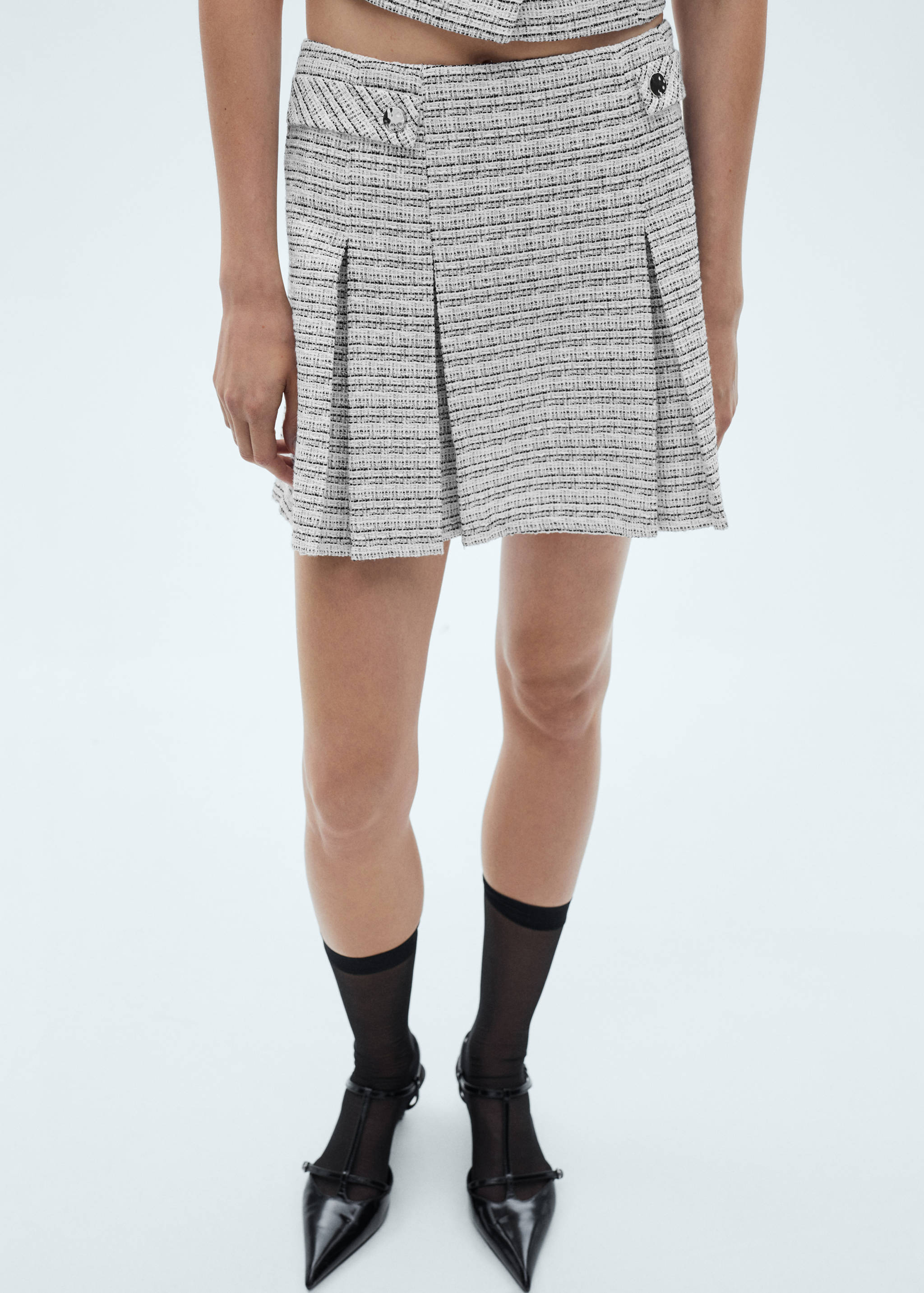 Spódniczka mini tweedowa z guzikami - Plan średni