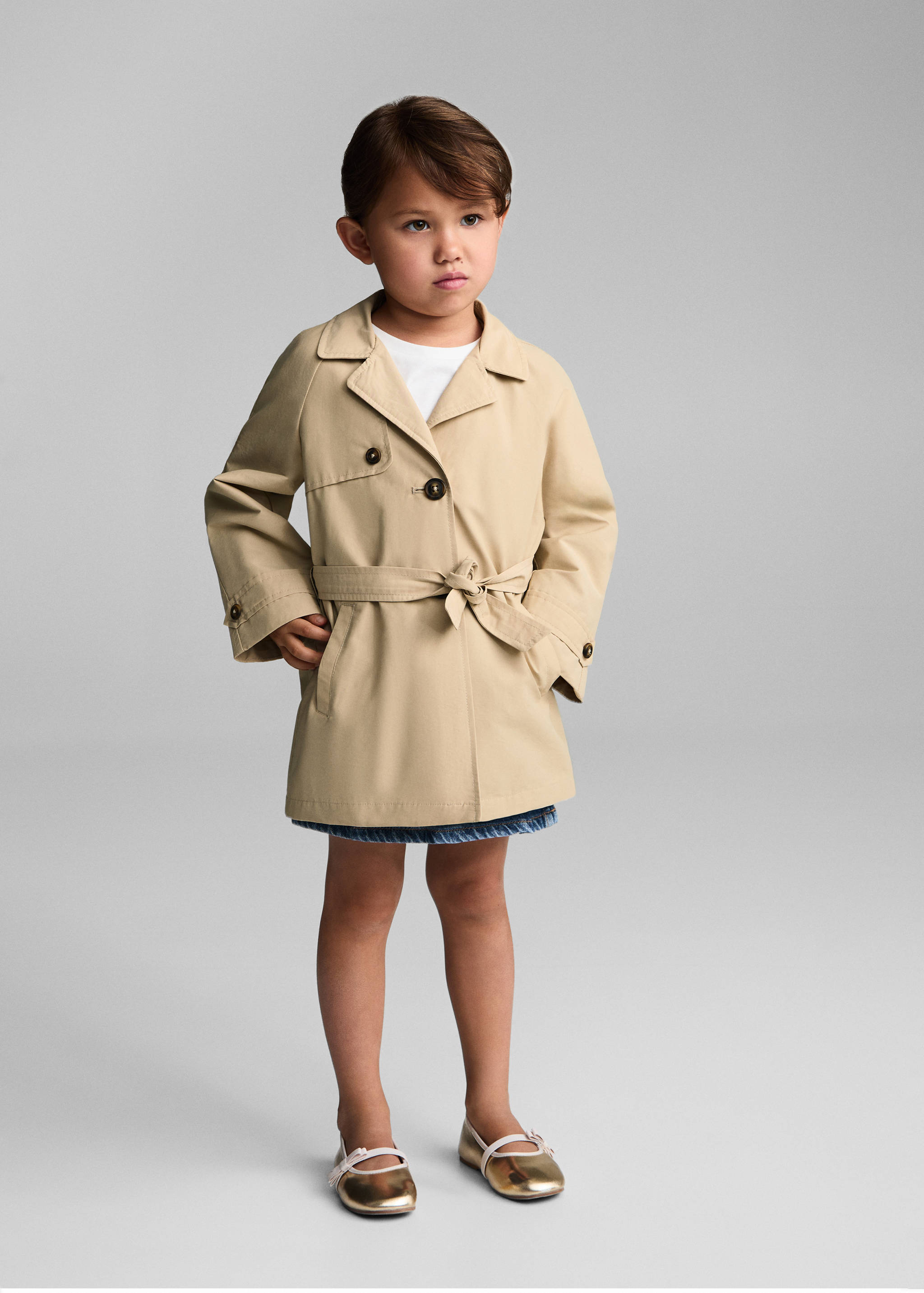 Classic trench coat with belt - General plane