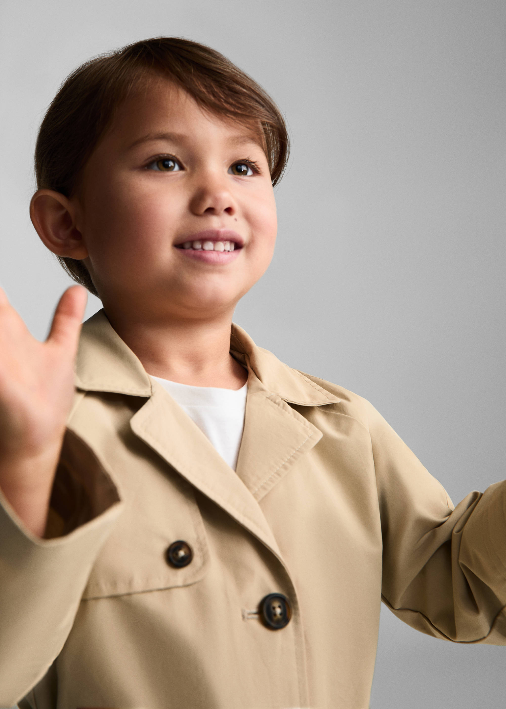 Classic trench coat with belt - Details of the article 1