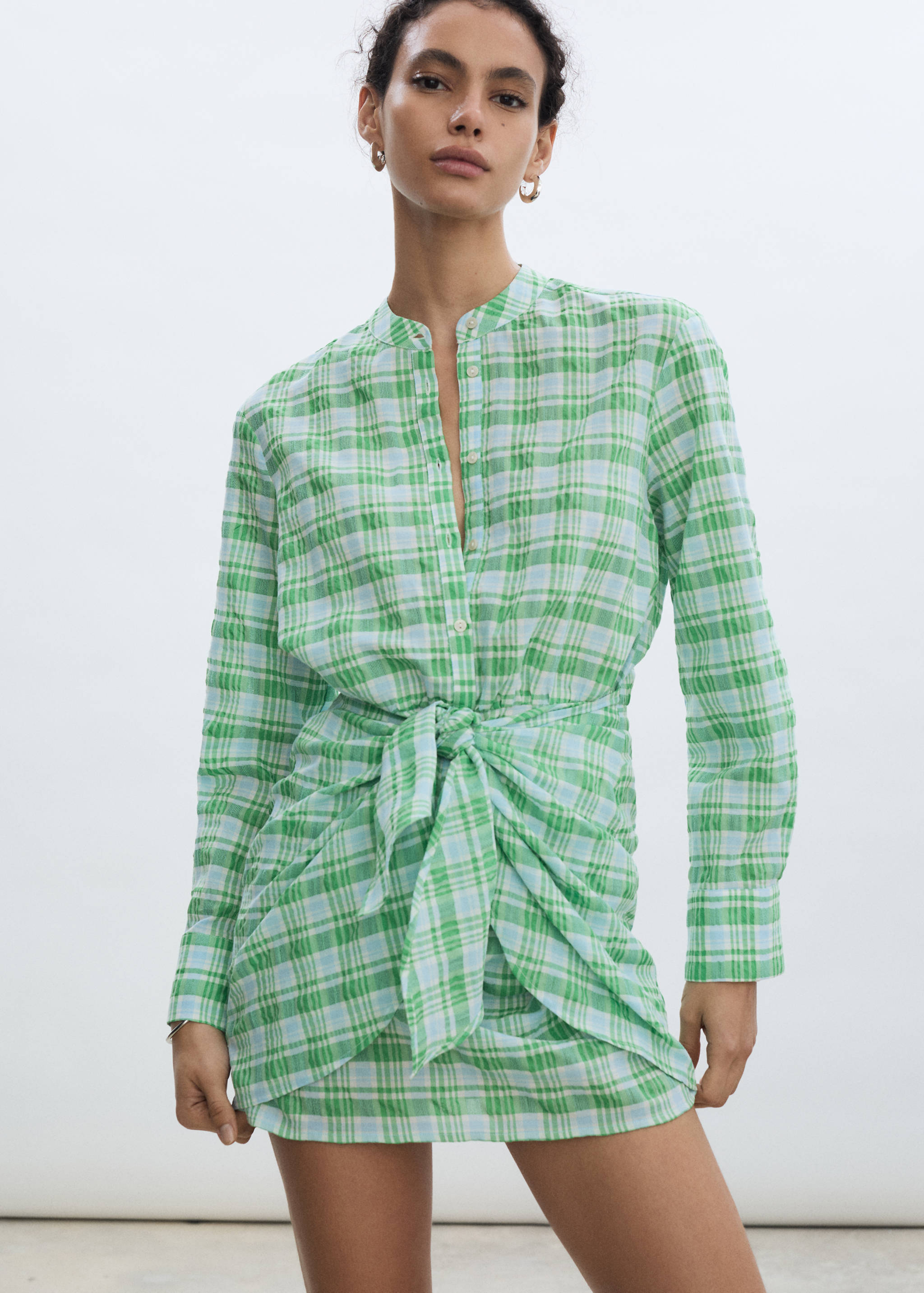 Vestido lazo cuadros - Plano medio