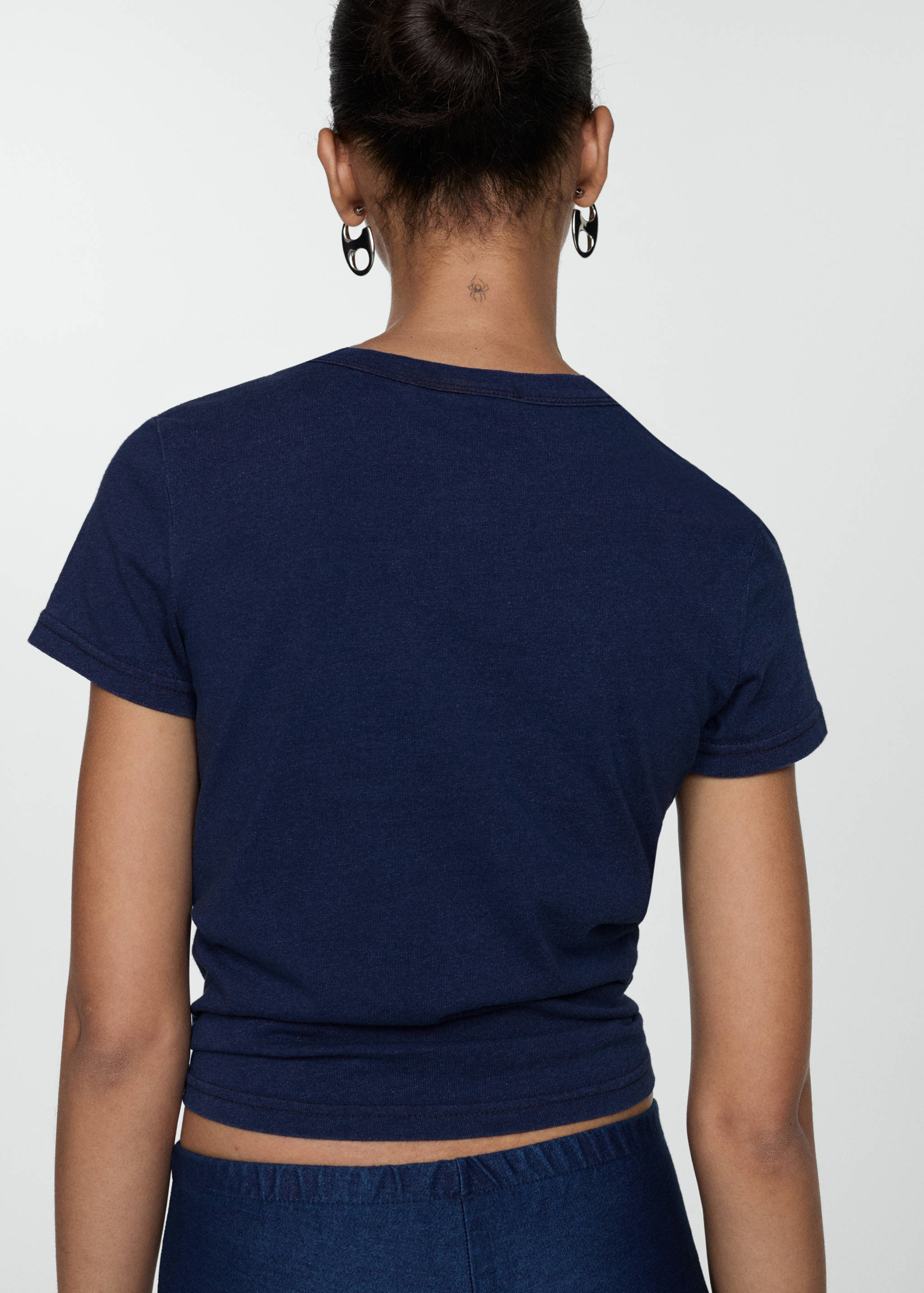 Short sleeve t-shirt - Reverse of the article