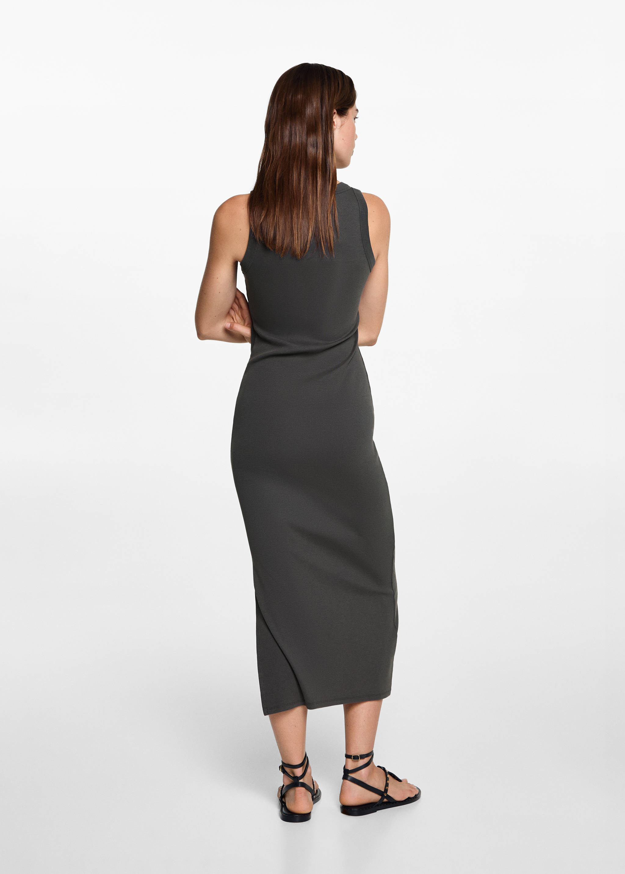 Lang kjole med splitt - Baksiden av artikkelen