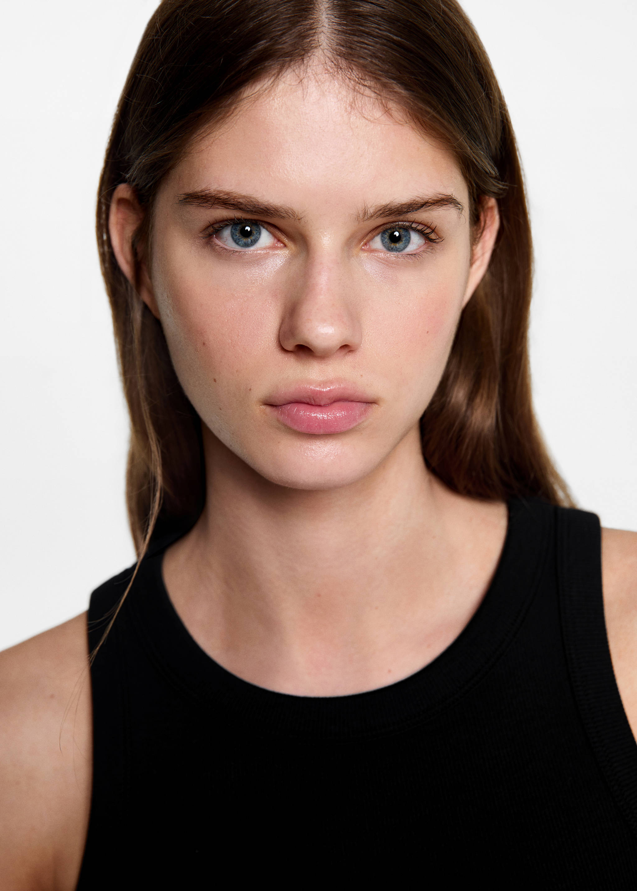 Langes Kleid mit Schlitz - Detail des Artikels 1