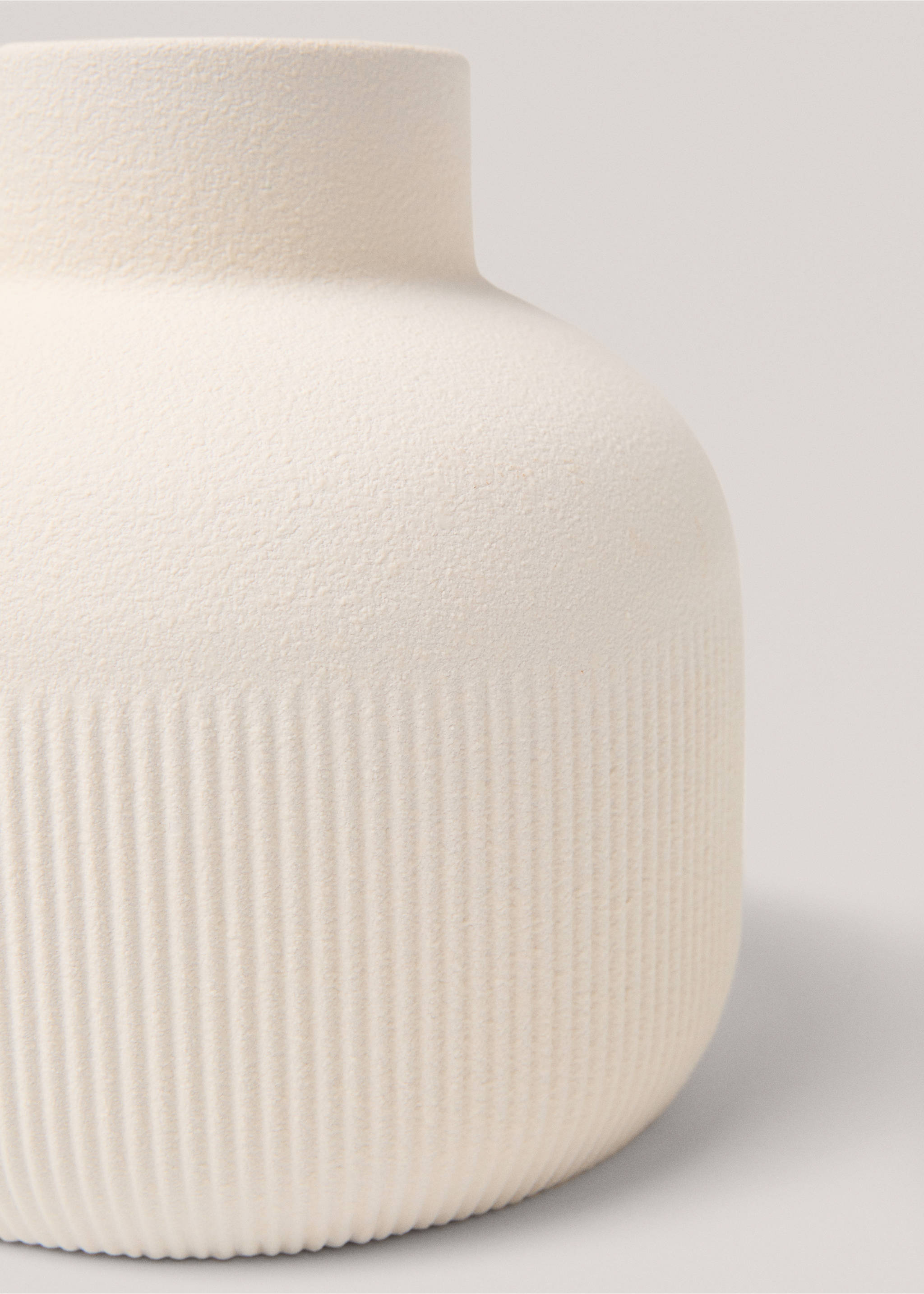 Vase grès rayures - Détail de l'article 2, Blanc cassé. Ref: 77083262-00.