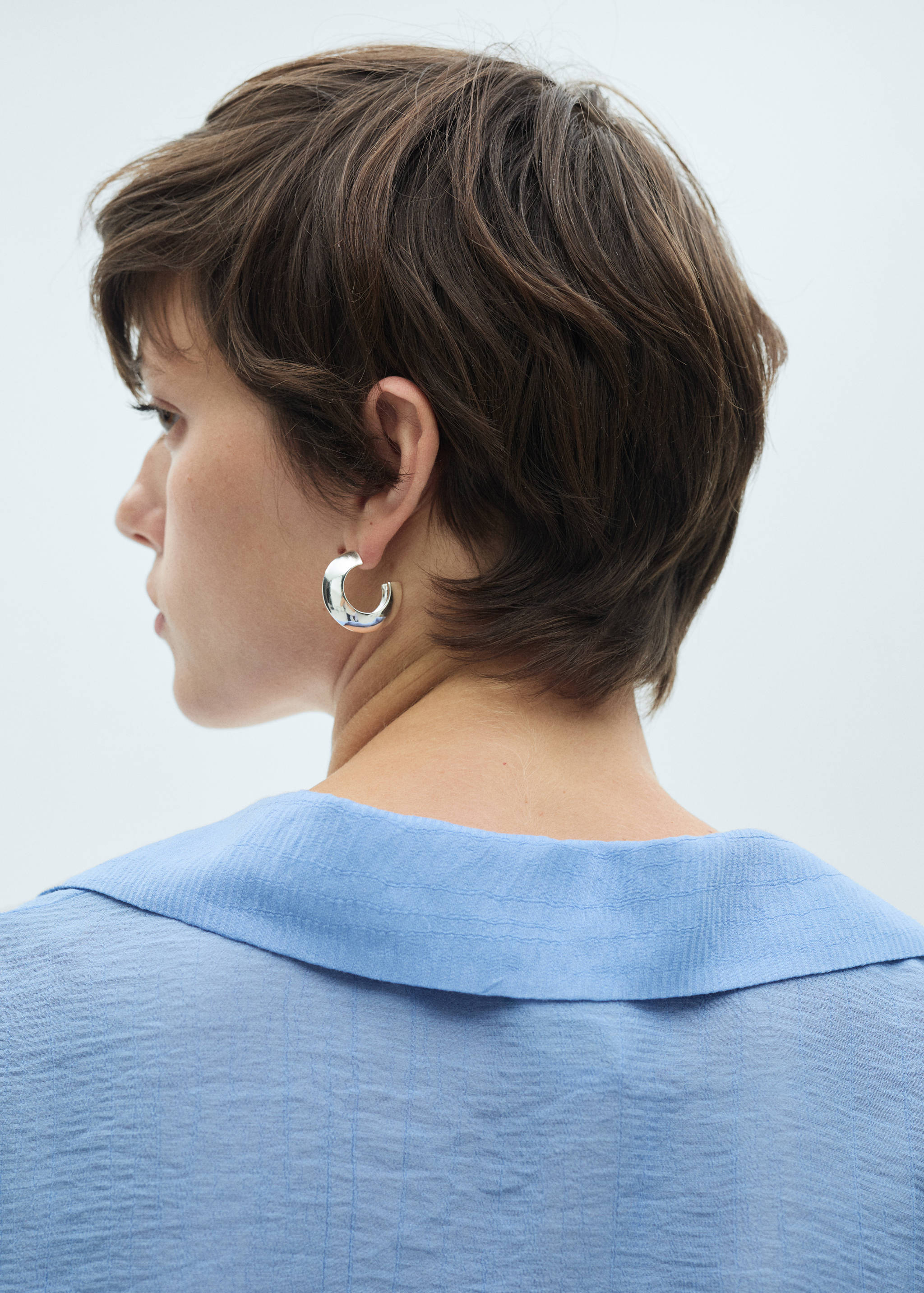 Flared-sleeve blouse with bow - Details of the article 6