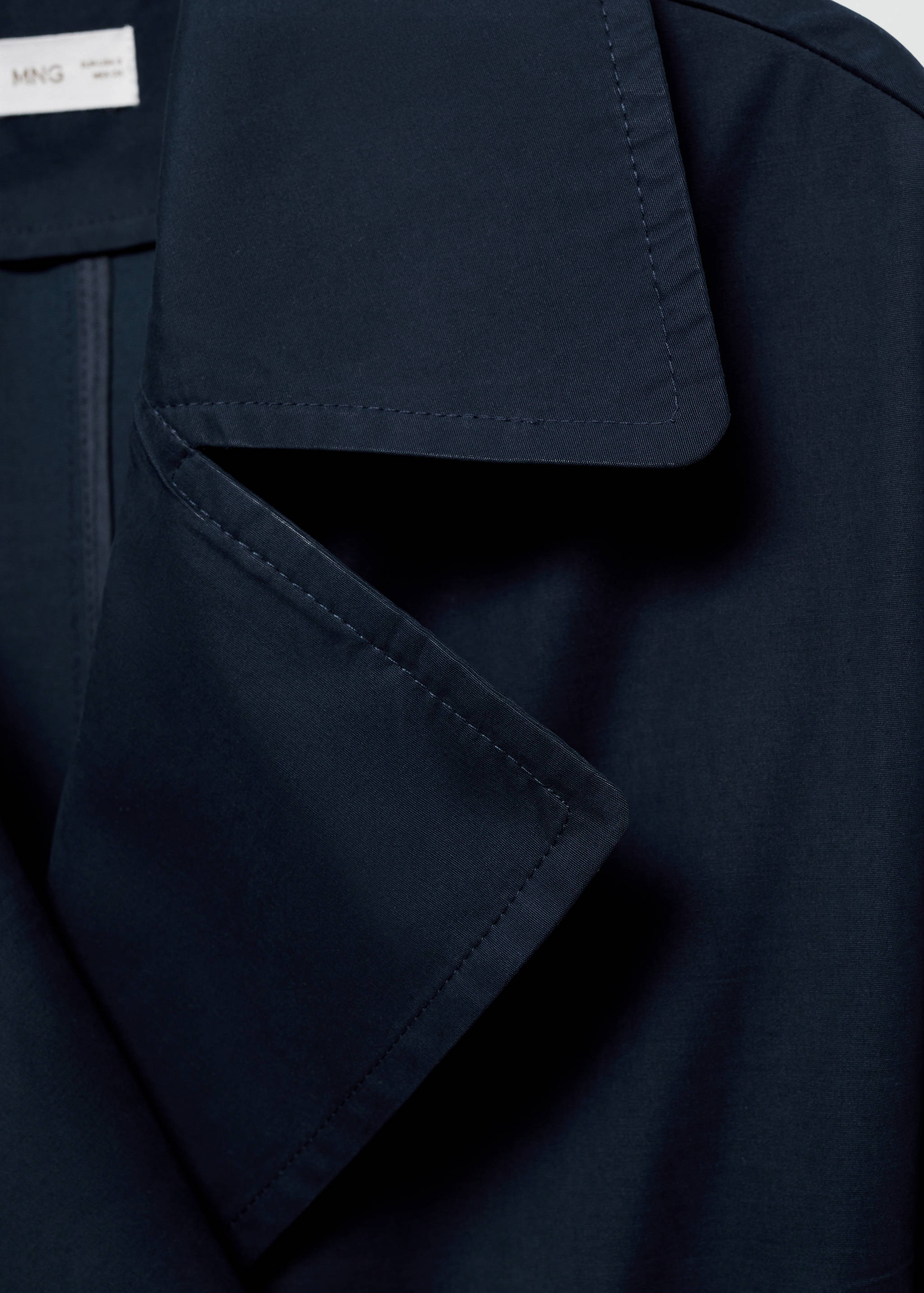 Classic trench coat with belt - Details of the article 8