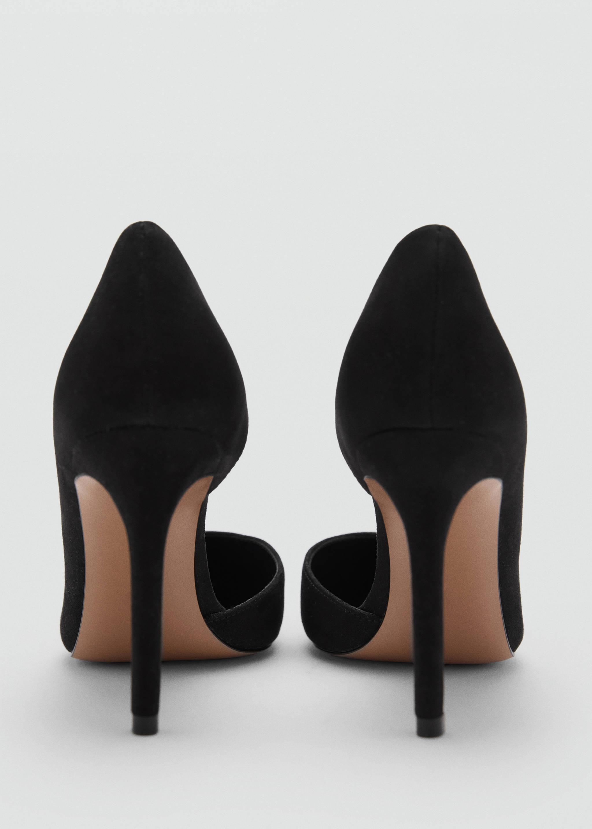 Asymmetrical heeled shoes - Details of the article 1