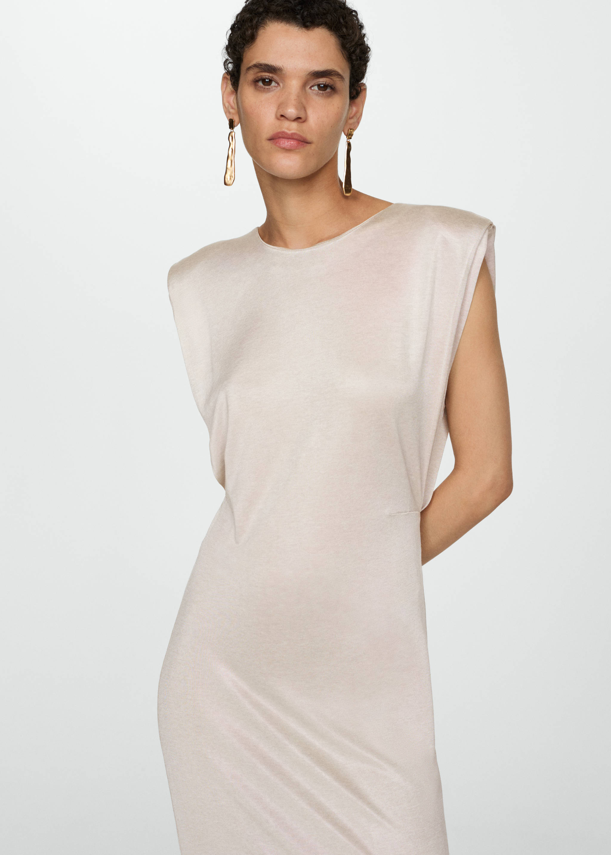 Vestido punto hombreras - Plano medio