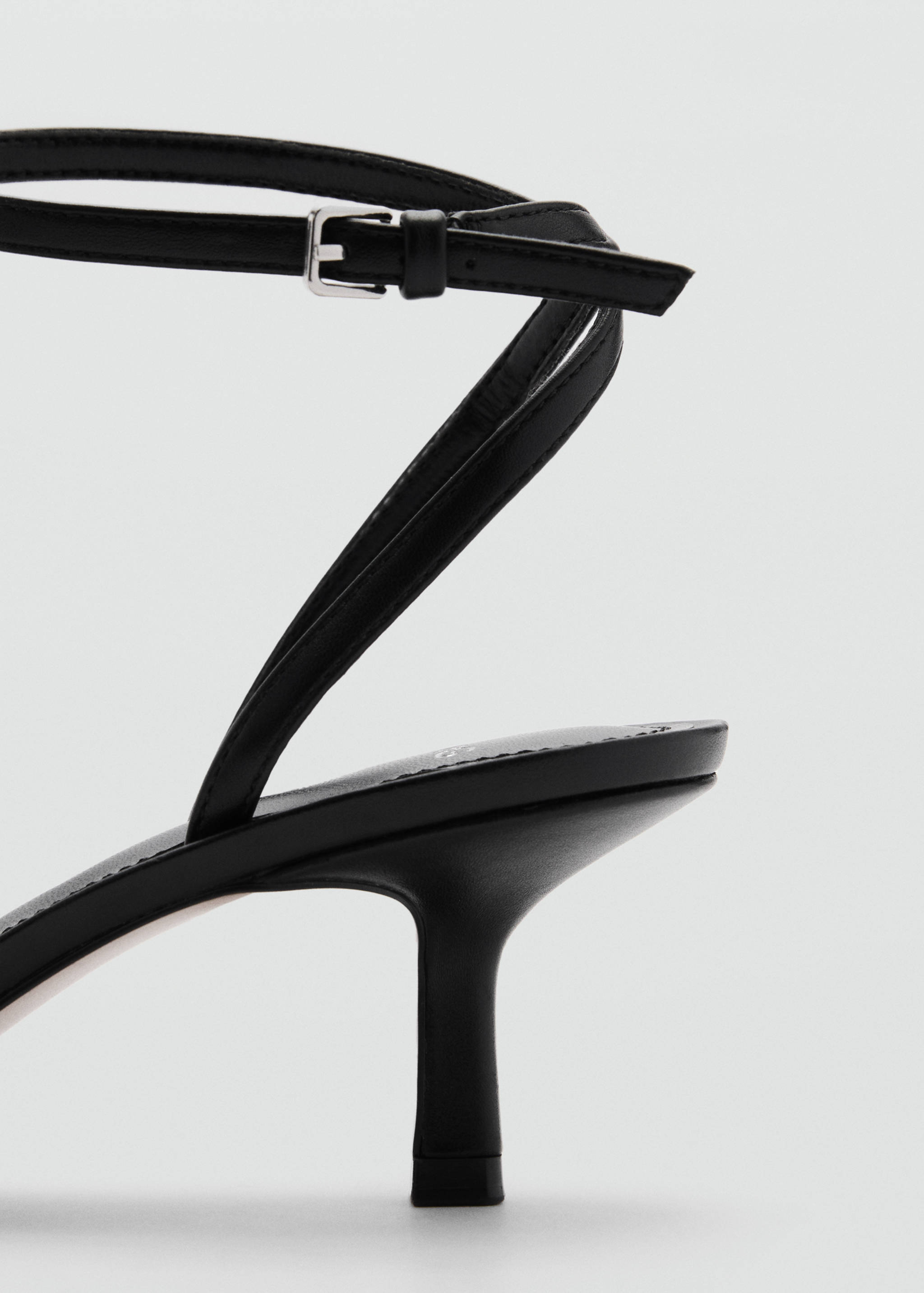 High-heeled sandals with buckles - Details of the article 1