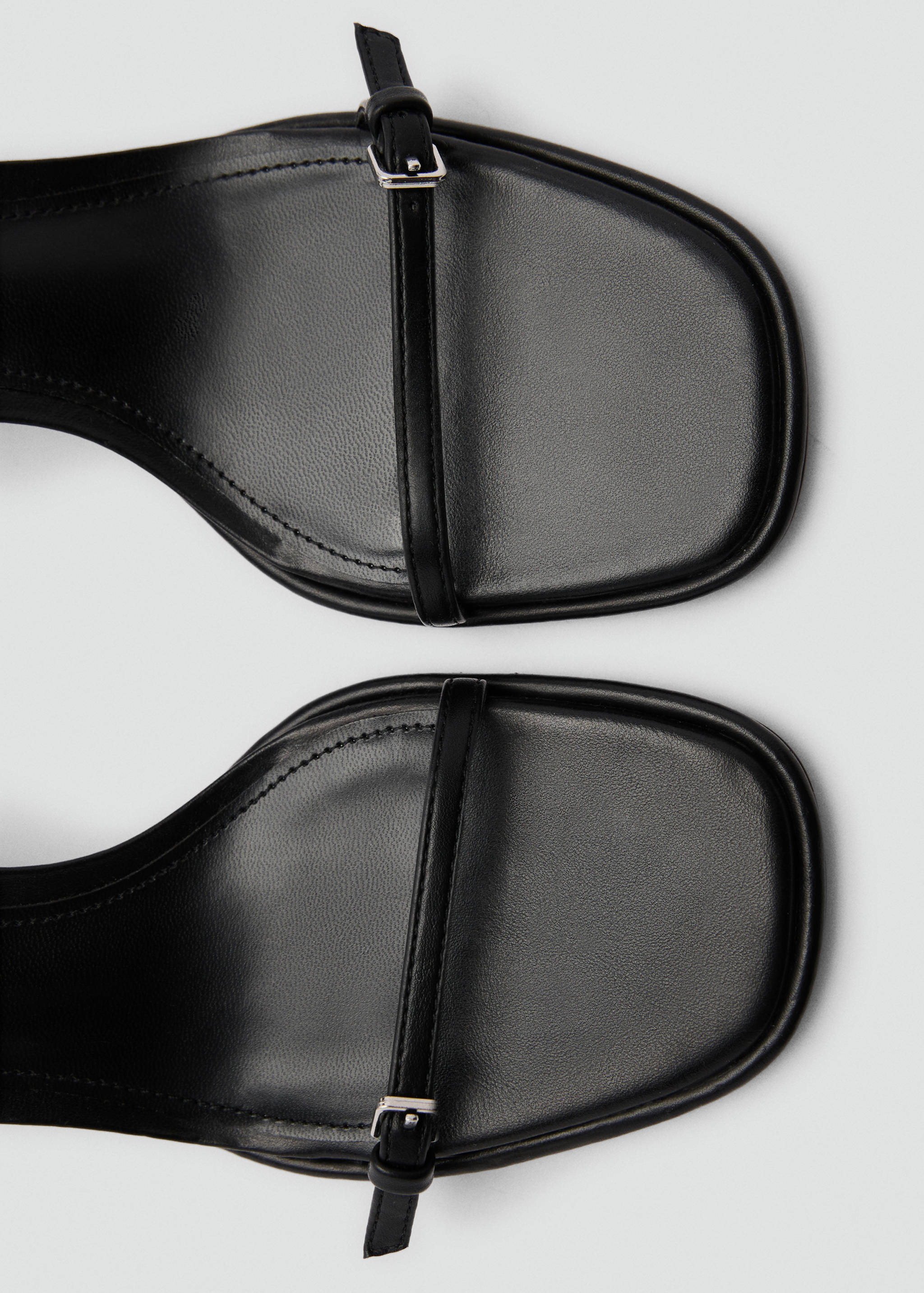 High-heeled sandals with buckles - Details of the article 2