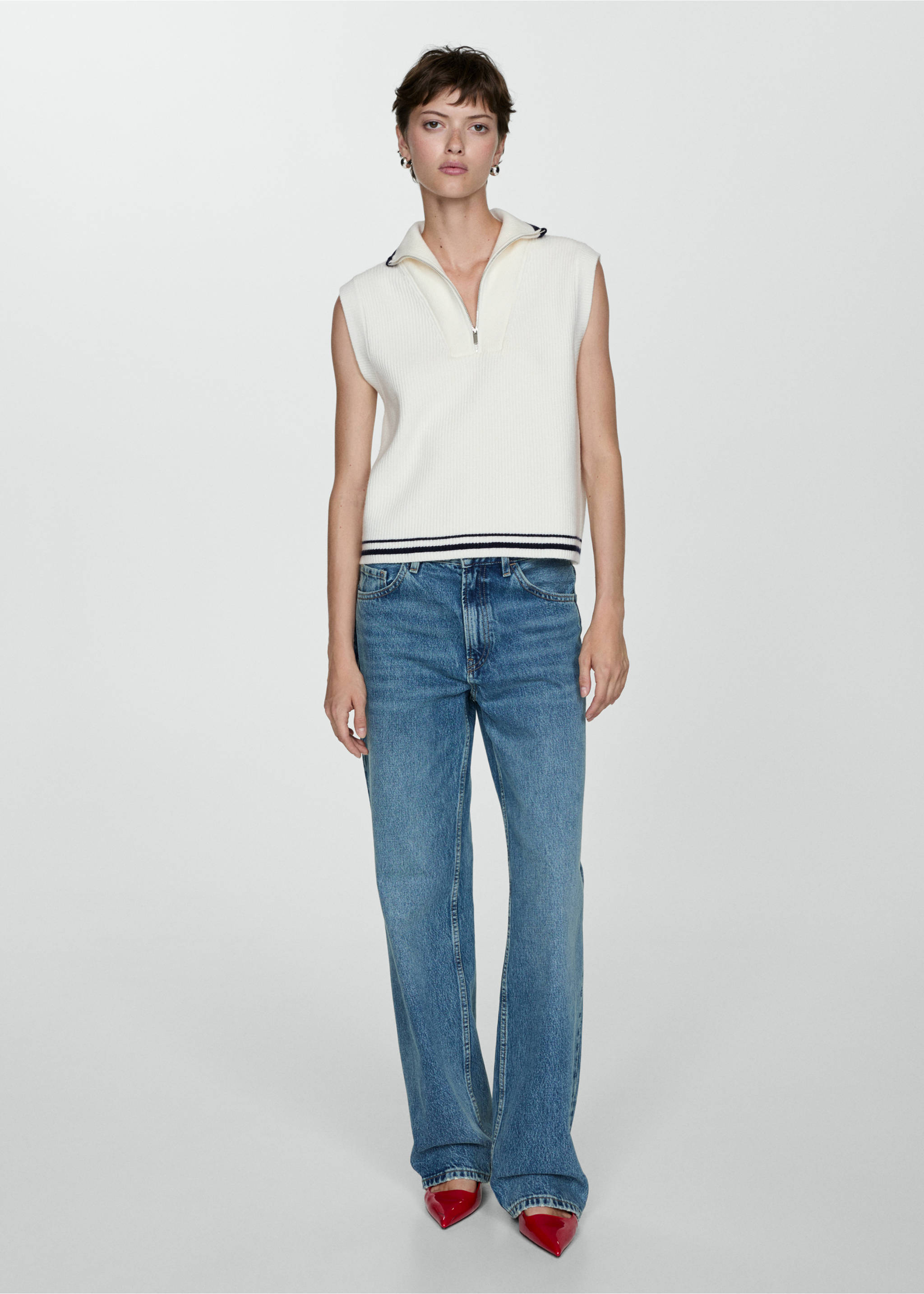 Knitted vest with zip - General plane, Ecru. Ref: 77084033-00.