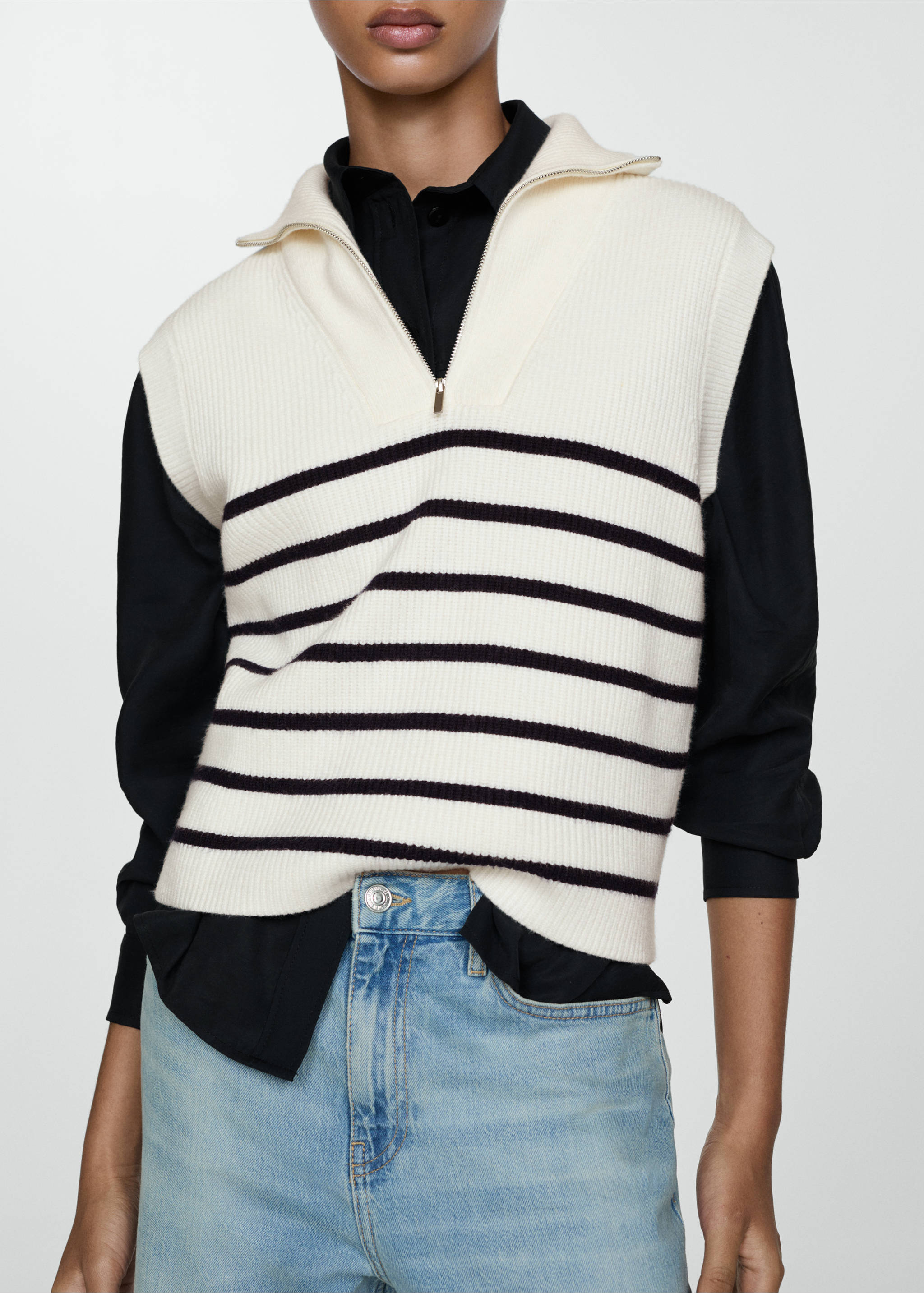 Knitted gilet with zip - Medium plane, Dark Navy. Ref: 77084033-00.