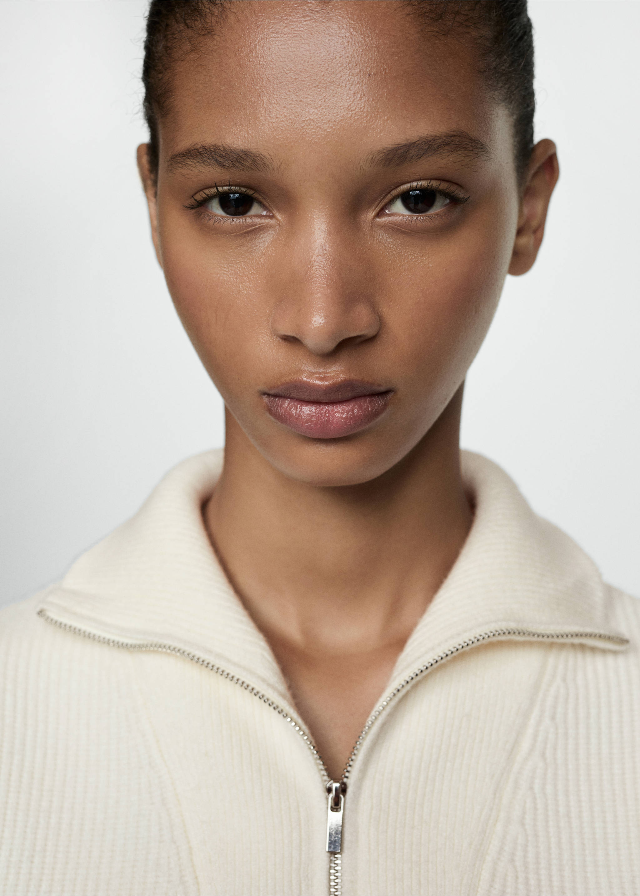 Knitted gilet with zip - Details of the article 1, Dark Navy. Ref: 77084033-00.