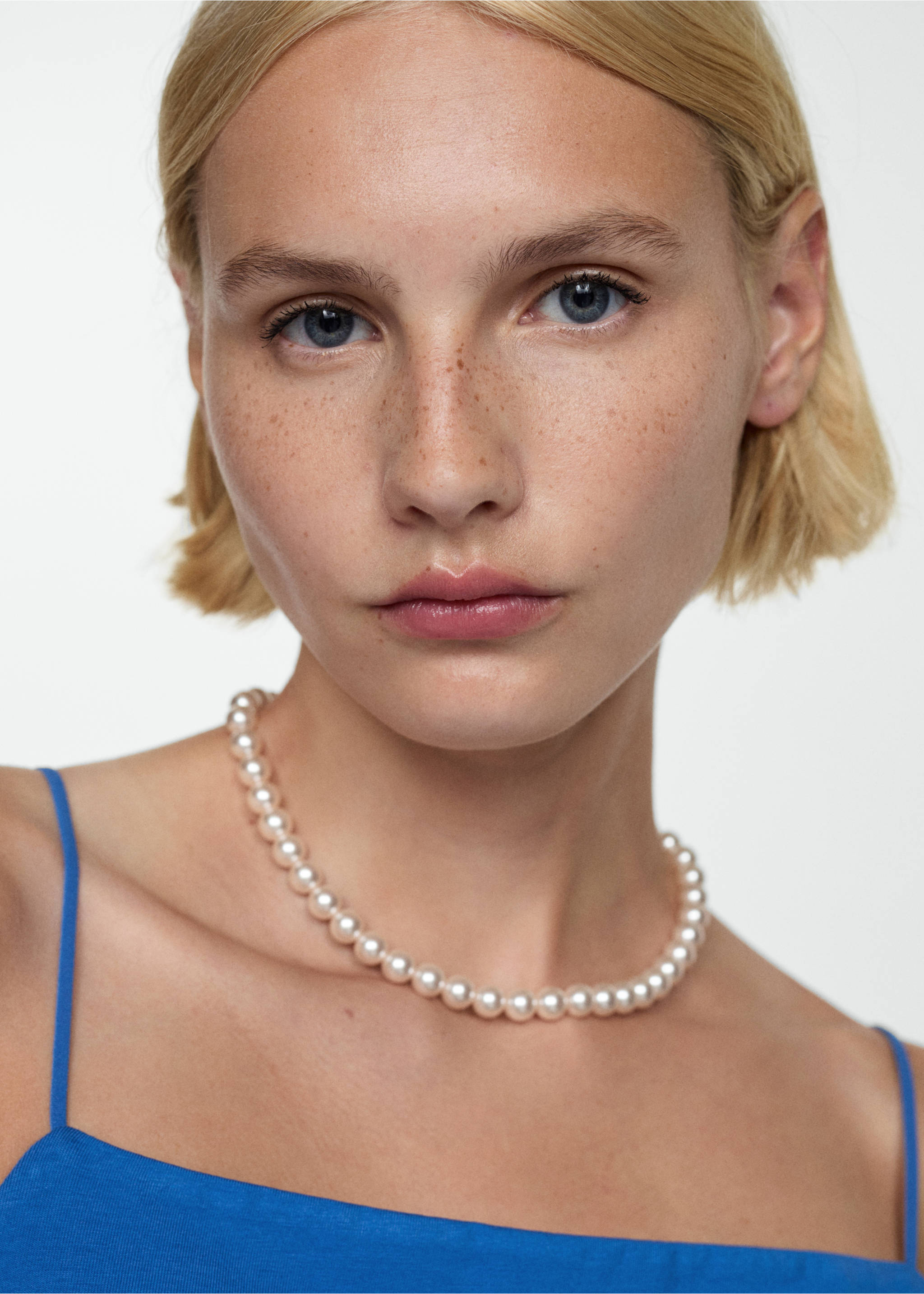 Strapless straight-neck top - Details of the article 1, Blue. Ref: 77084037-00.