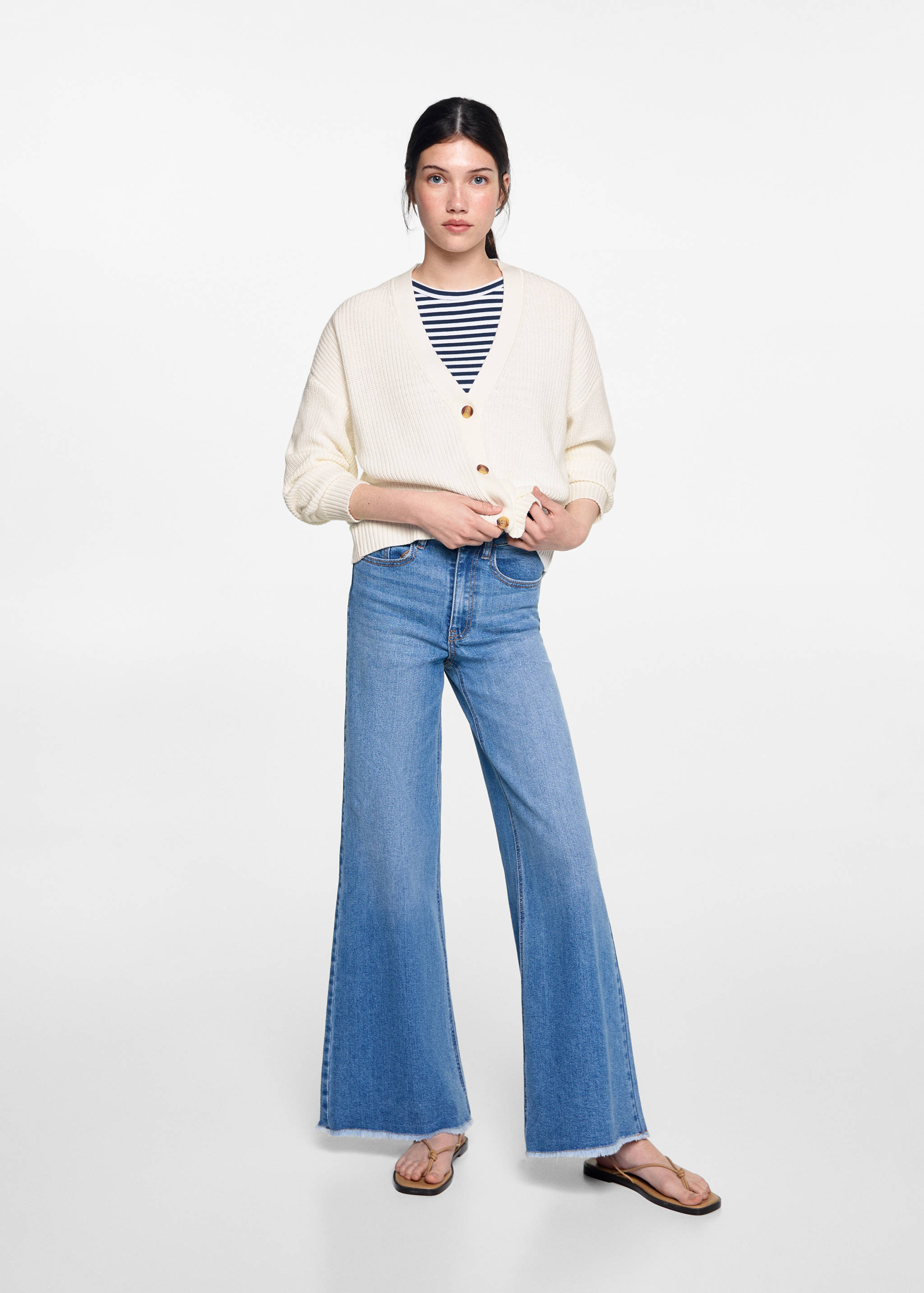 Cárdigan punto botones - Plano general