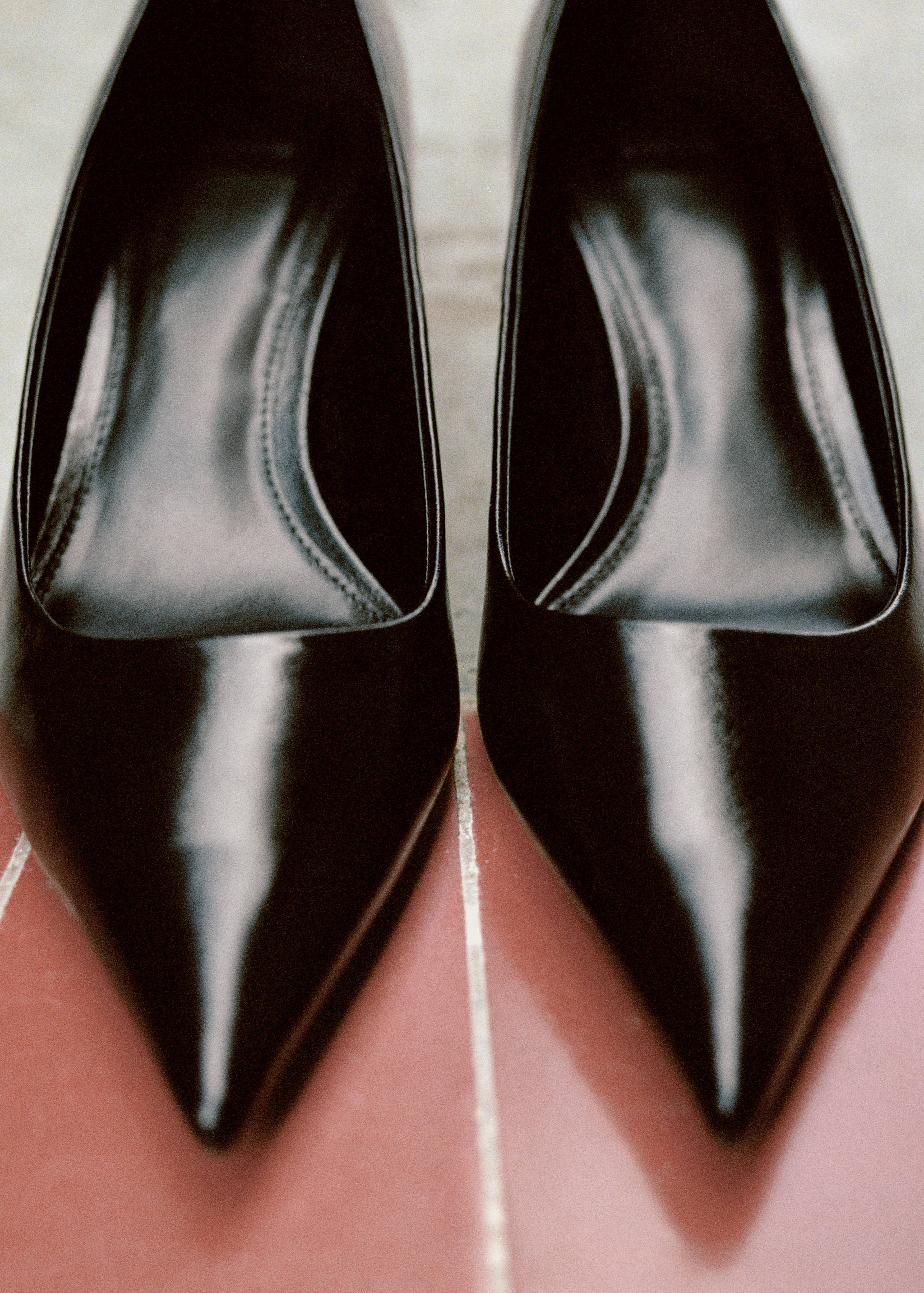 Pantofi cu toc kitten - Plan general