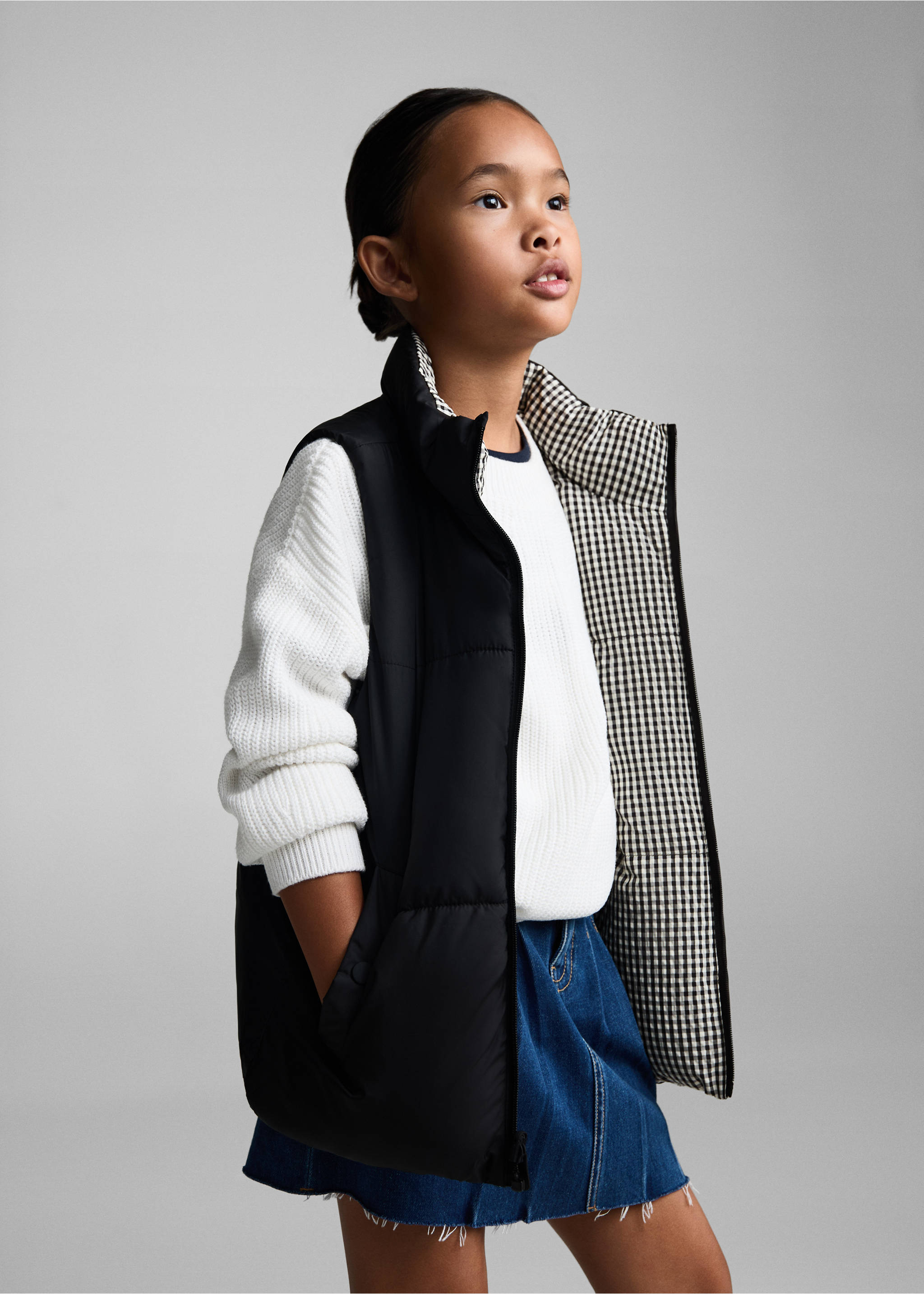 Reversible quilted gilet - Medium plane, Black. Ref: 77084435-00.
