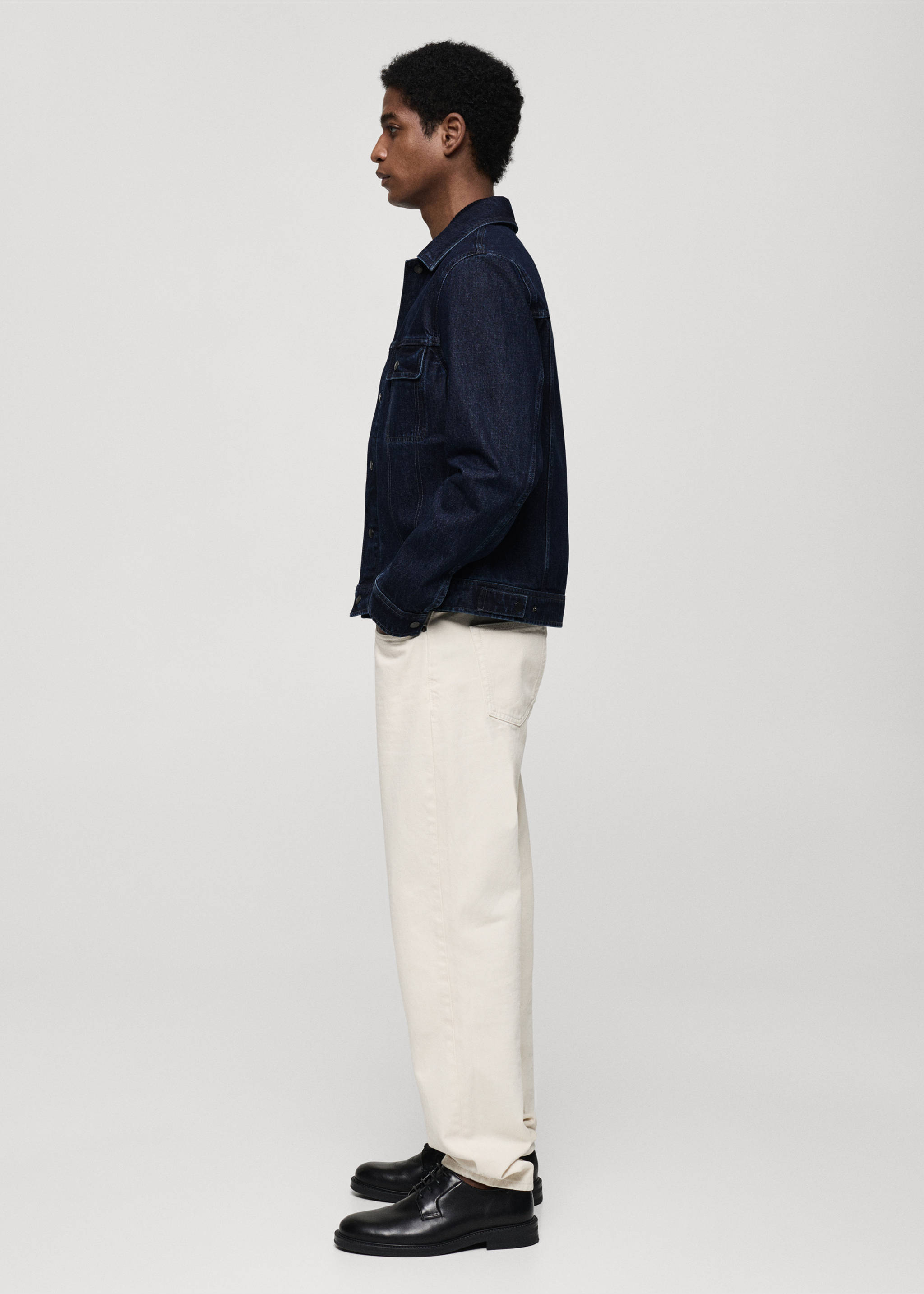 Denim jacket pockets - Details of the article 6, Dark Blue. Ref: 77084442-00.