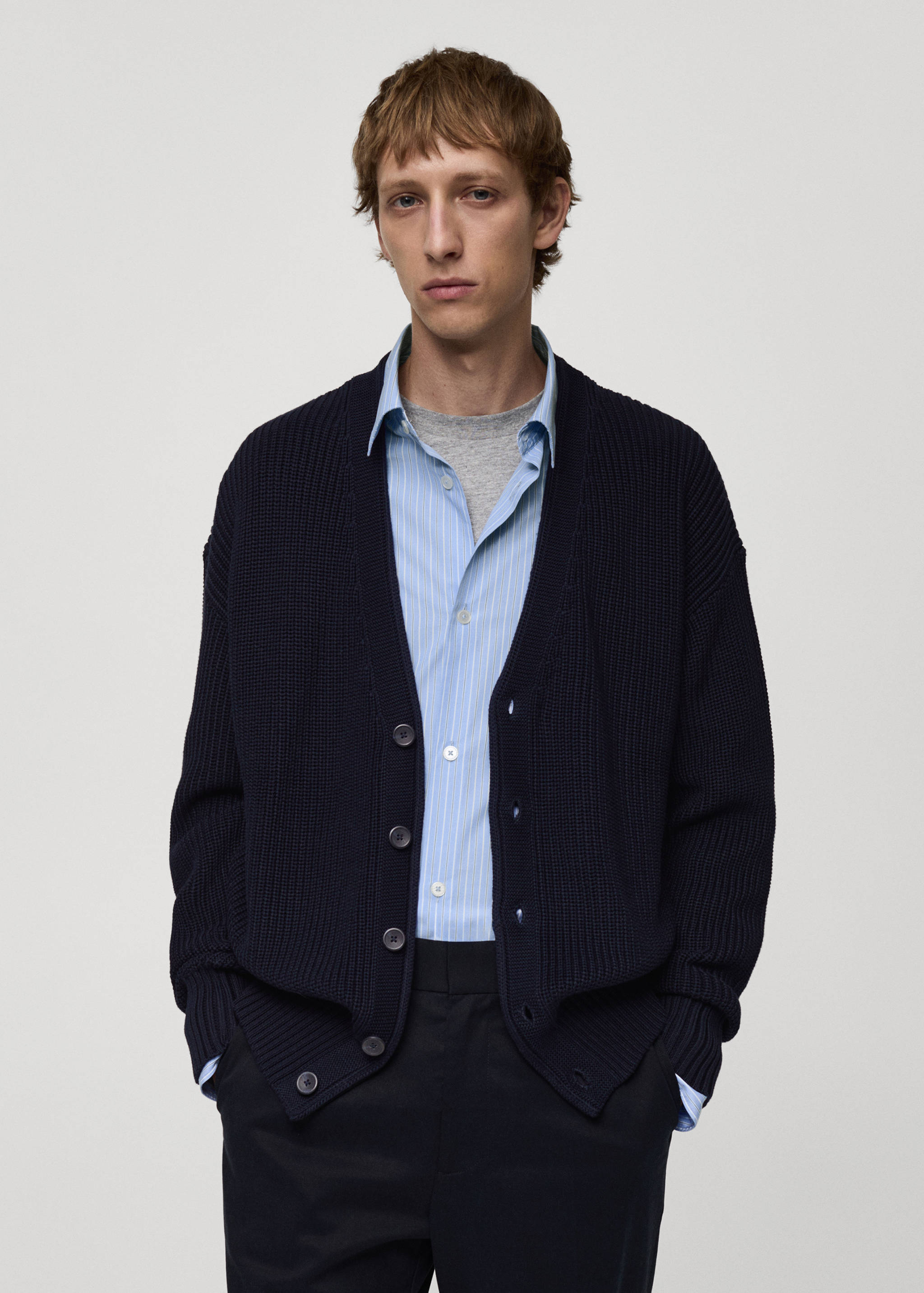 Gerippter Grobstrick-Cardigan mit Knöpfen - Mittlere Ansicht