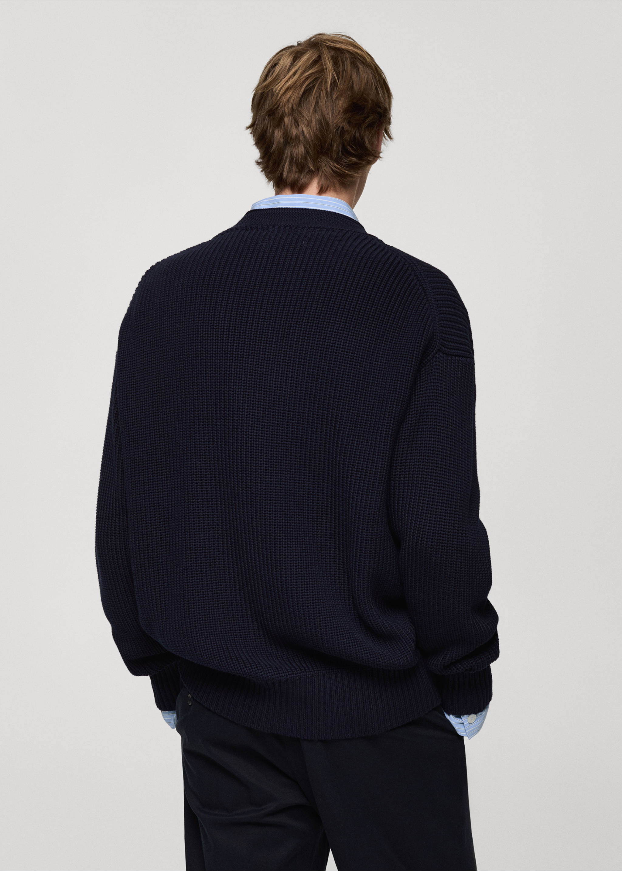 Gerippter Grobstrick-Cardigan mit Knöpfen - Rückseite des Artikels, Dunkles Marineblau. Ref: 77084445-00.